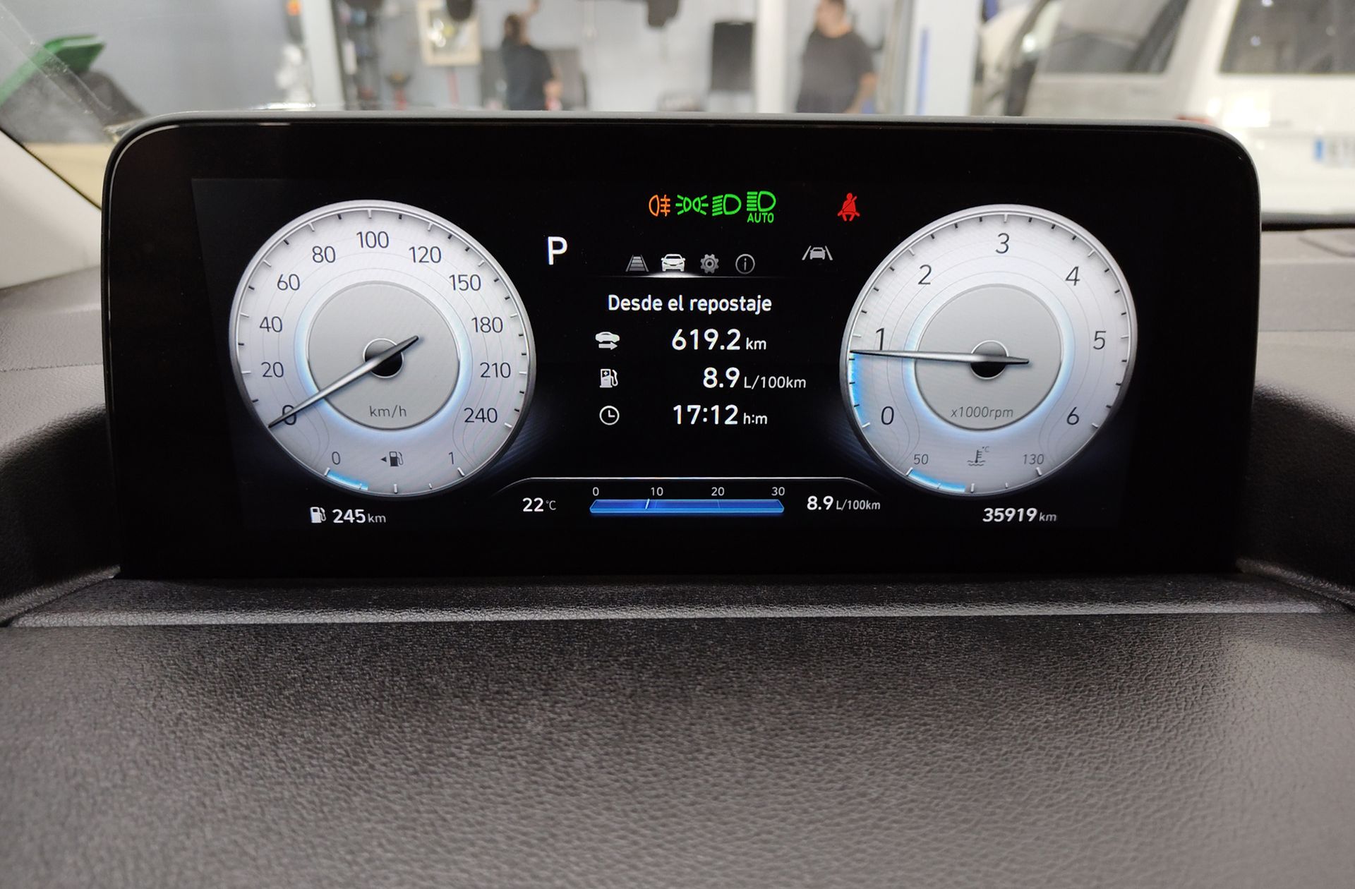 Hyundai Staria 2.2 CRDi Maxx 9S 9 plazas - foto 25