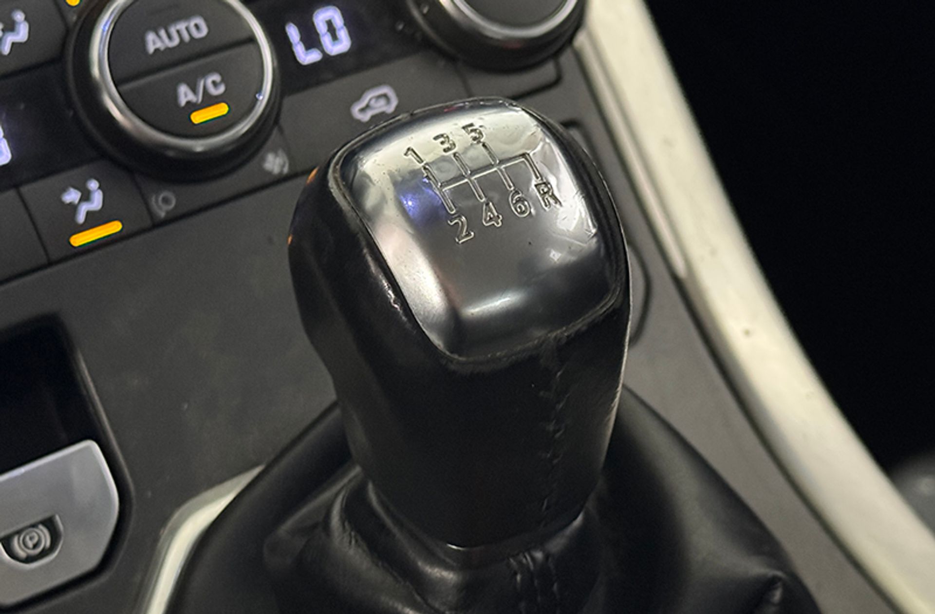 Land Rover Range Rover Evoque 2.2L TD4 Dynamic 4x4 - foto 5