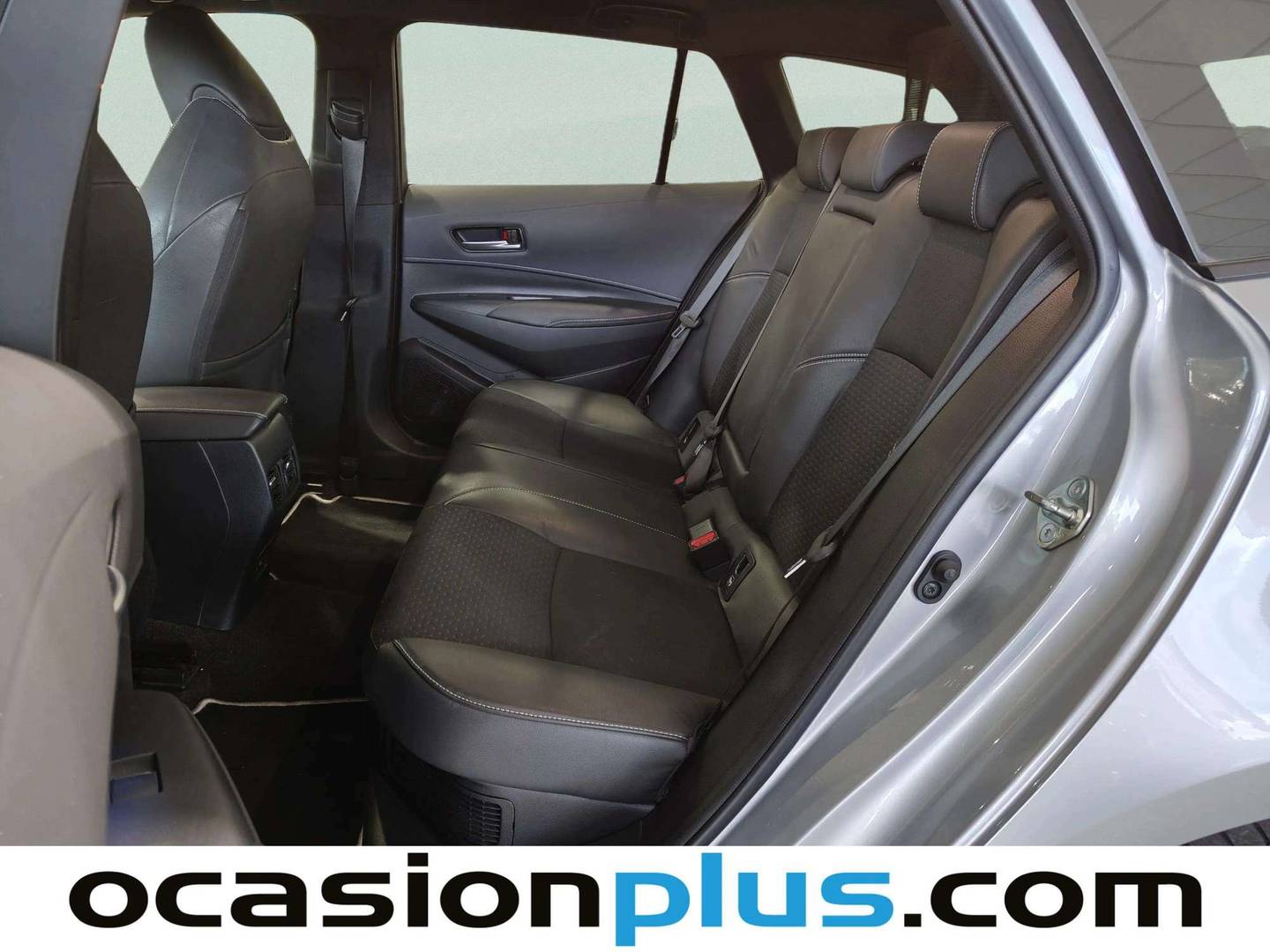 Foto asientos traseros Toyota Corolla Toyota Corolla 200H Touring Sport Style Edition (196 CV)