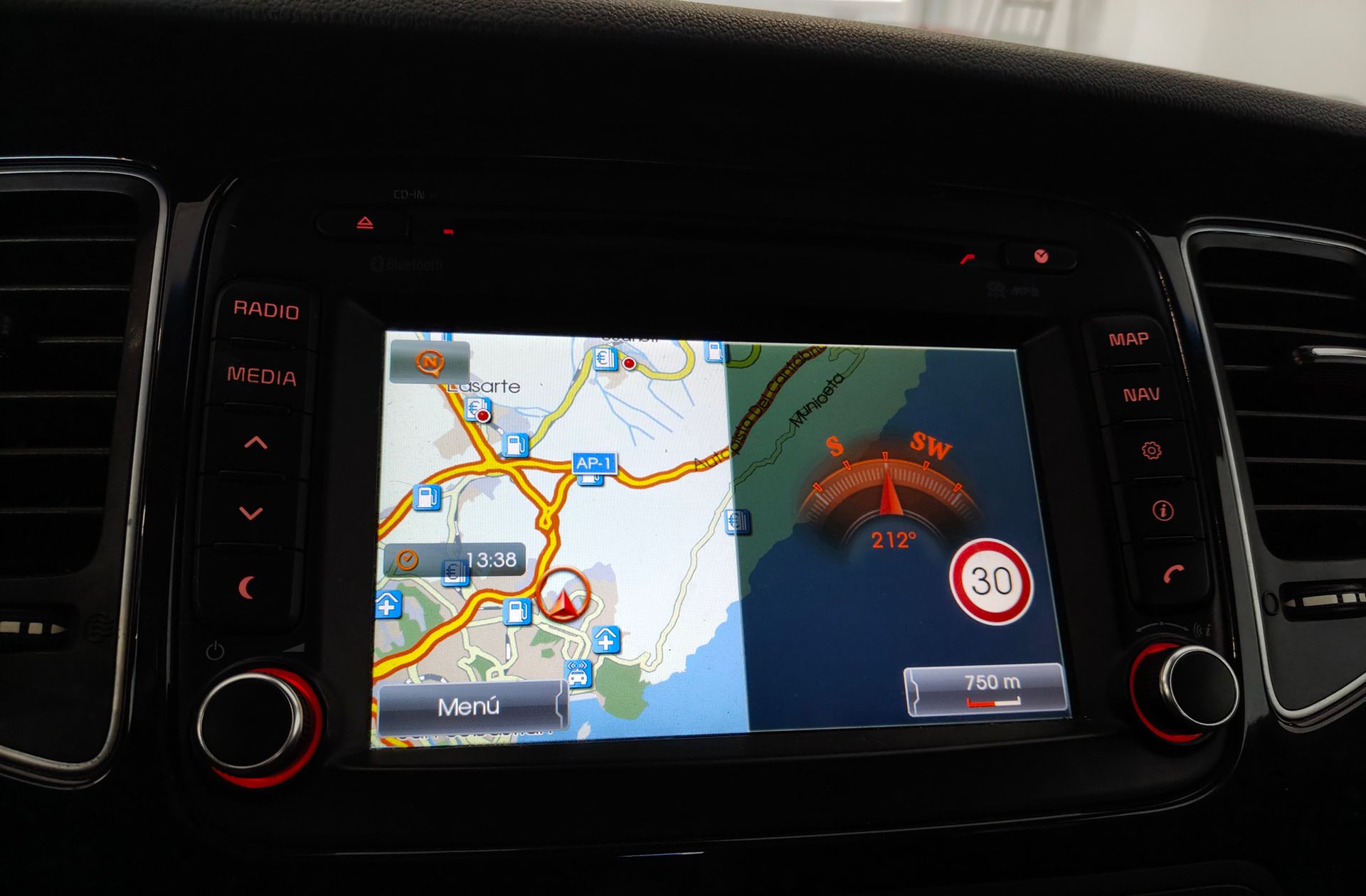 Kia Carens 1.7 CRDi VGT Uefa Euro2016 Eco-Dynamics - foto 6