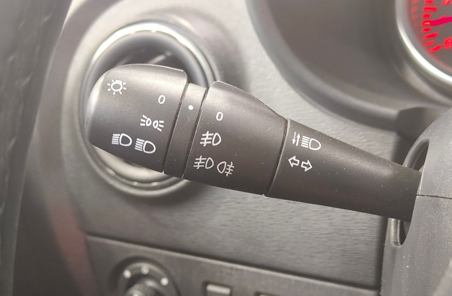 Dacia Lodgy Comfort 1.6 GLP - foto 24