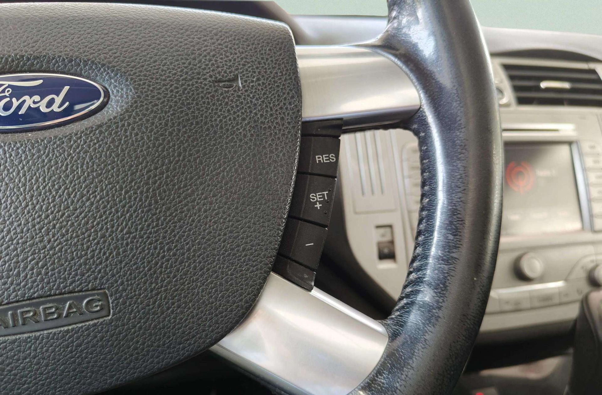 Ford Kuga 2.0 TDCi Titanium 4x4 Powershift - foto 30