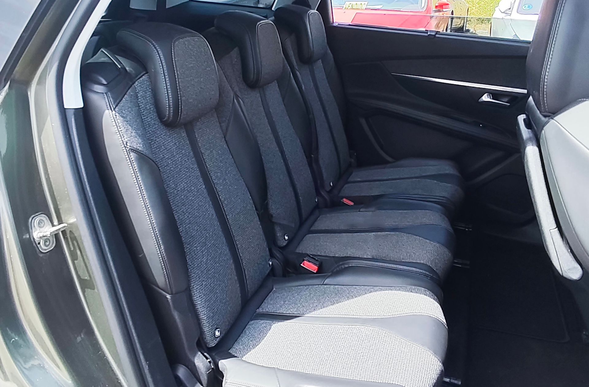 Peugeot 5008 BlueHDi 130 Allure EAT8 7 plazas - foto 17