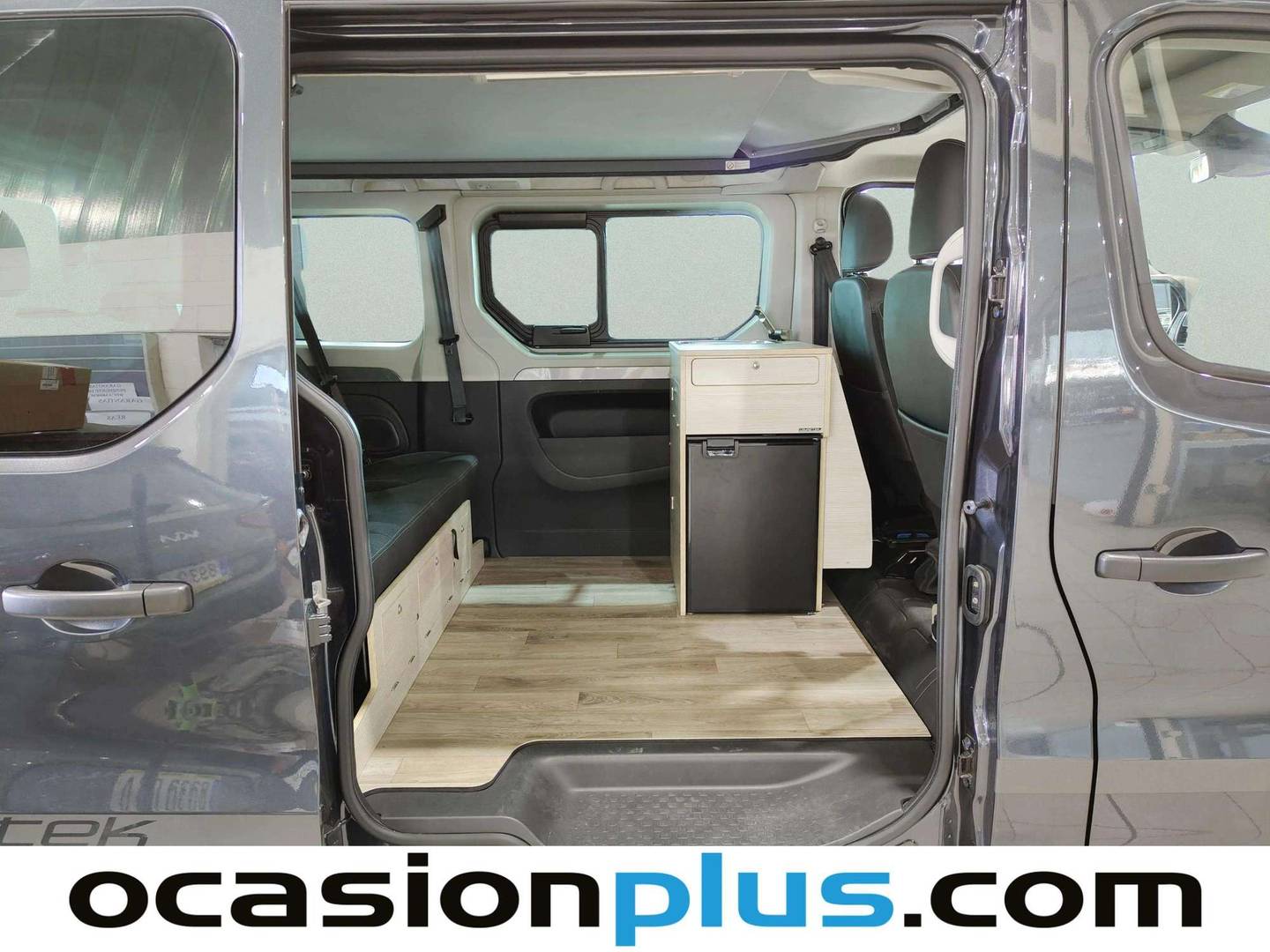 Renault Trafic Renault Trafic Authentic Energy Blue dCi (150 CV) Semi-camperizada 5 Plazas de segunda mano