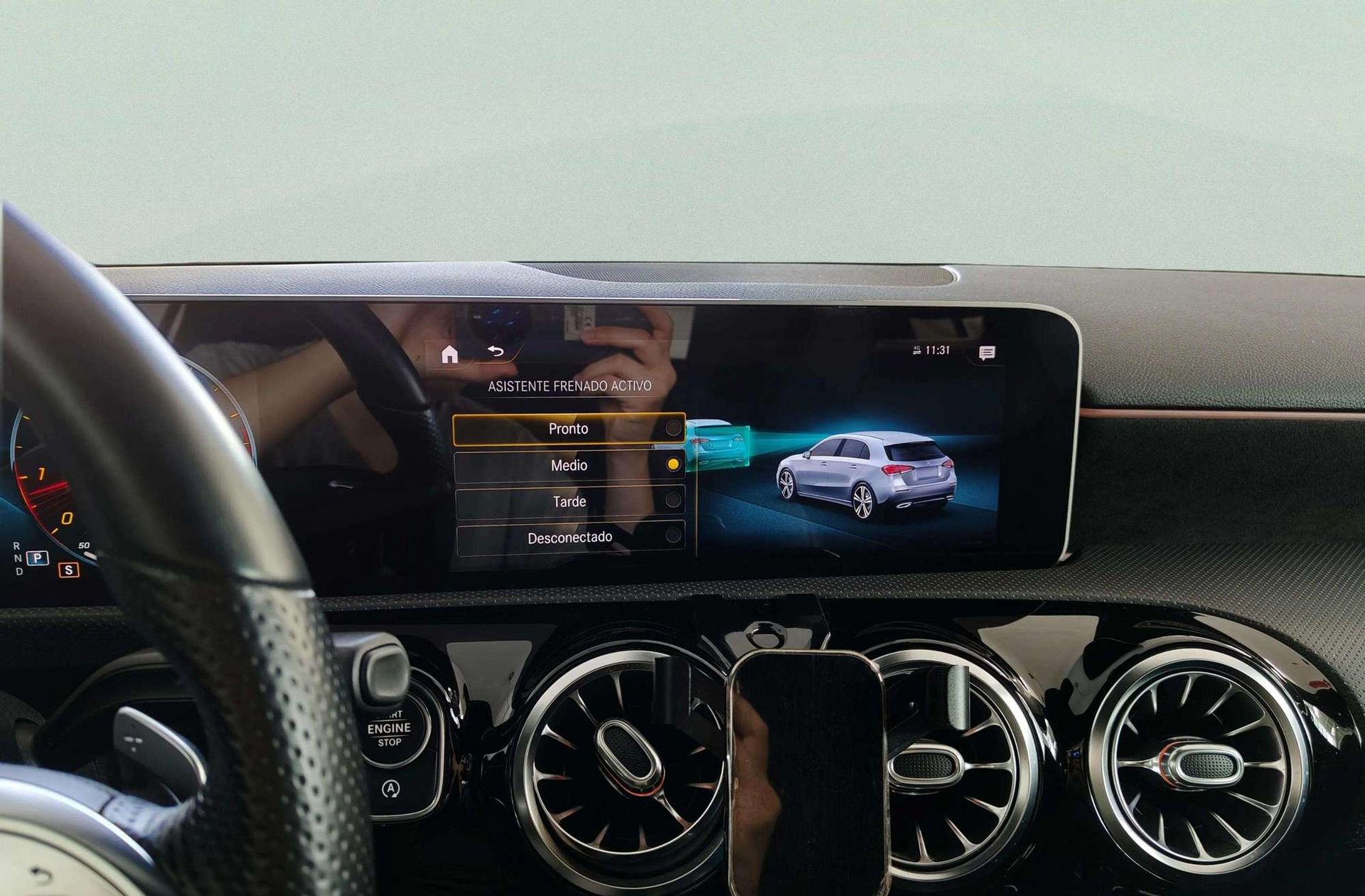 Mercedes-Benz Clase A 220 Pack AMG - foto 17