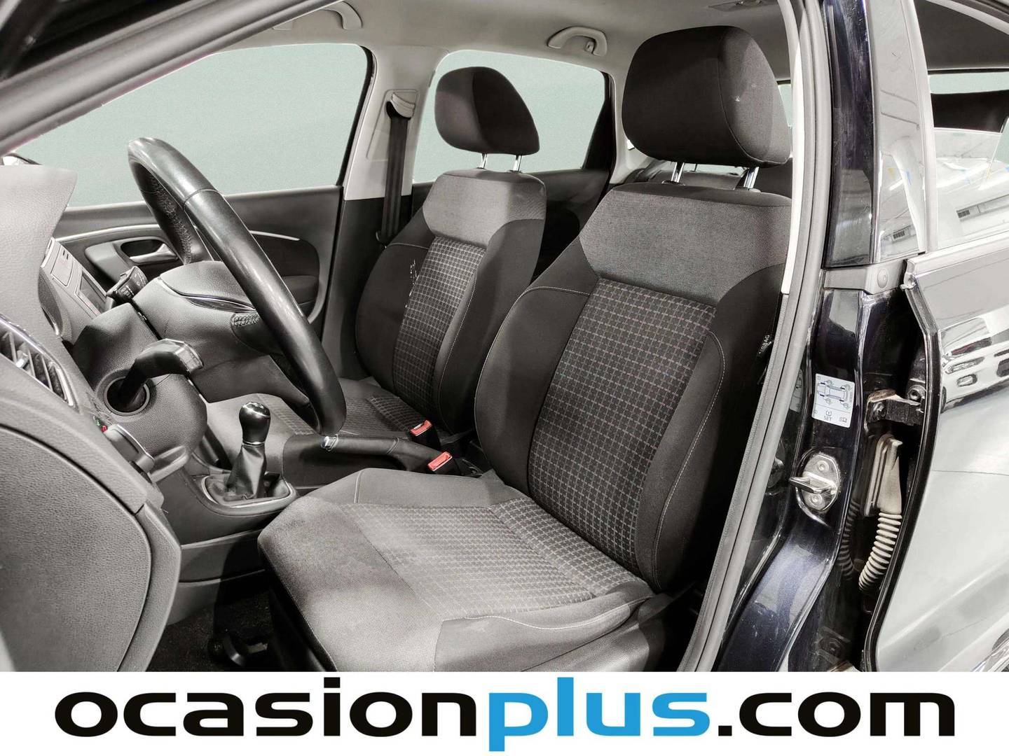 Foto asientos delanteros Volkswagen Polo Volkswagen Polo A-Polo Plus 1.2 TSI BMT (90 CV)