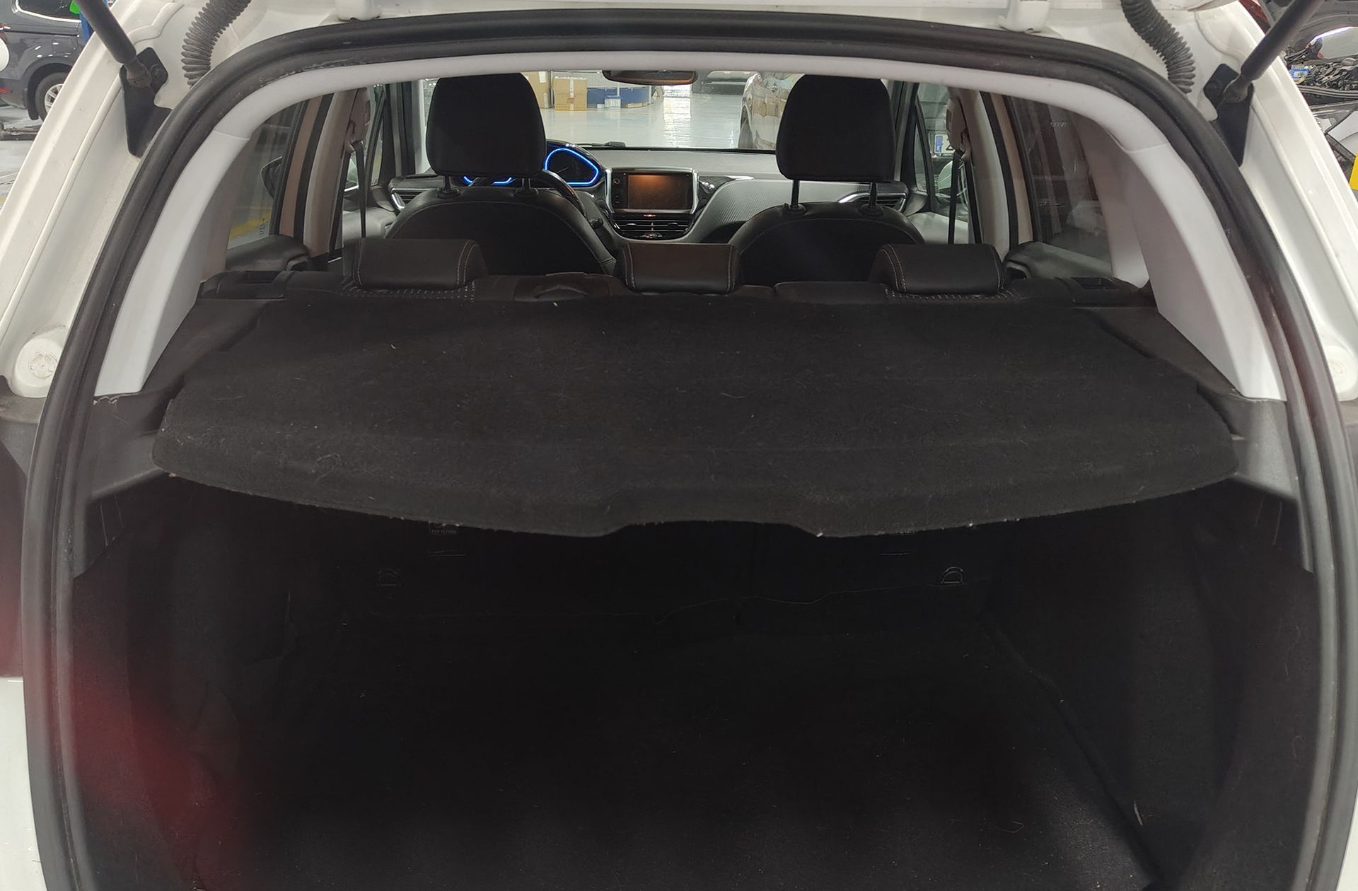 Peugeot 2008 BlueHDi 120 Allure - foto 16