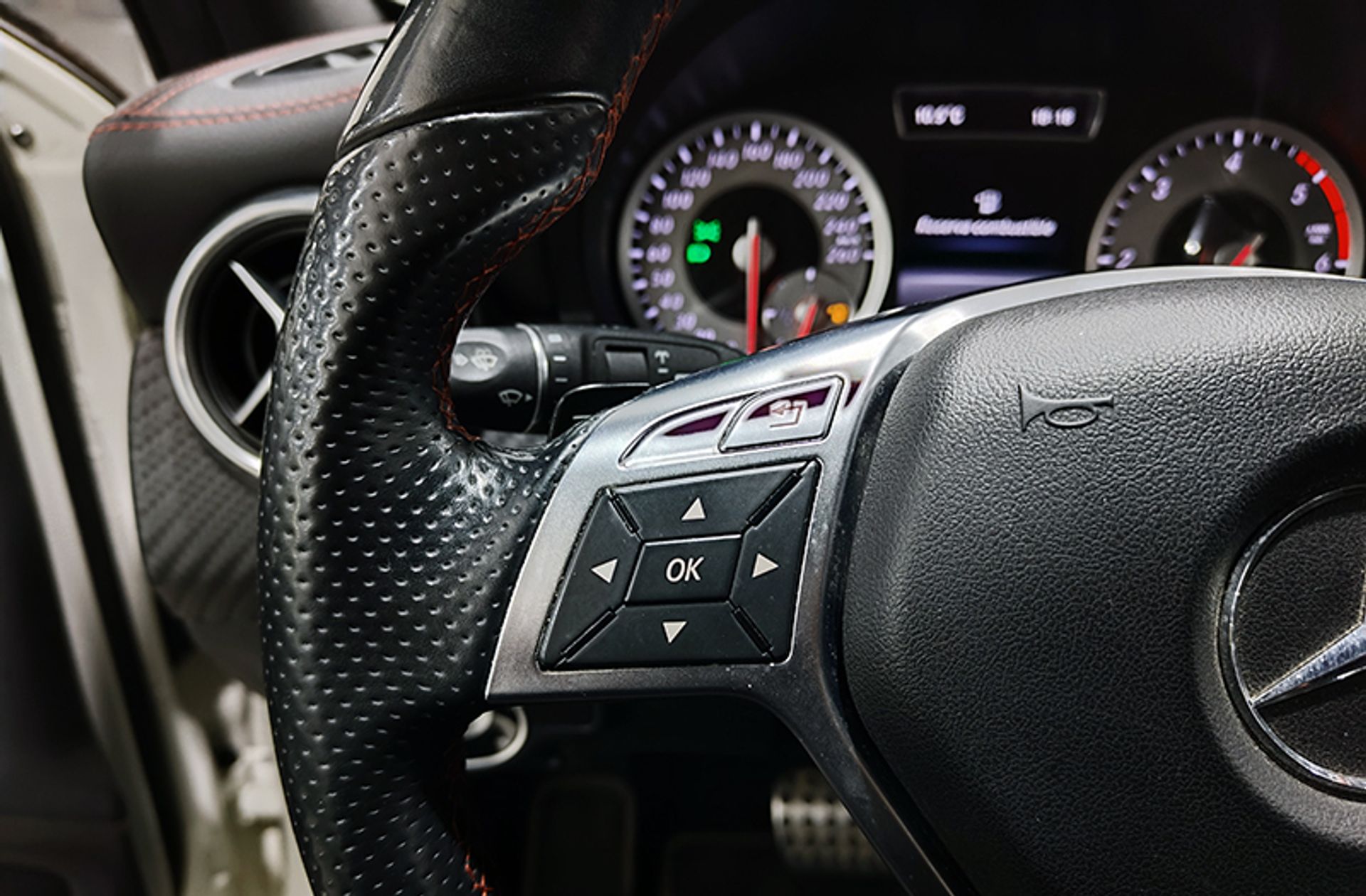 Mercedes-Benz Clase A 200 CDI AMG Line - foto 24
