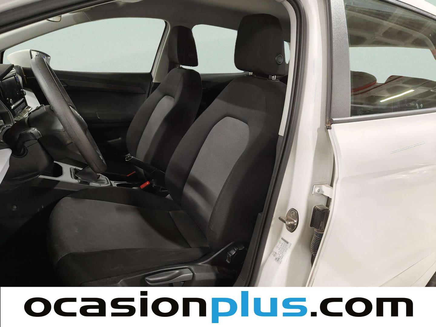 Foto asientos delanteros Seat Ibiza Seat Ibiza 1.0 MPI Reference Plus (80 CV)