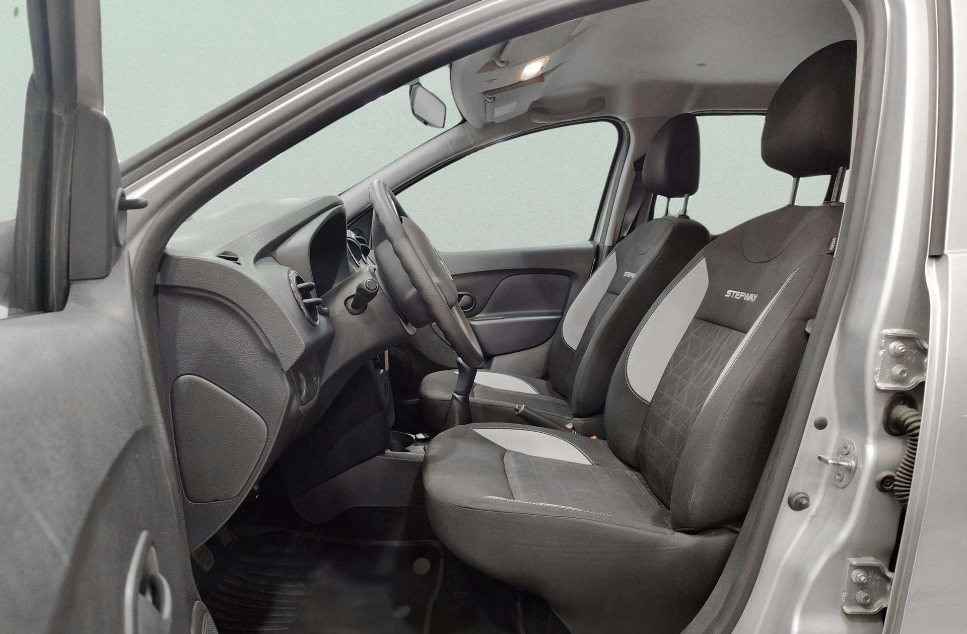 Dacia Sandero Stepway TCe - foto 8