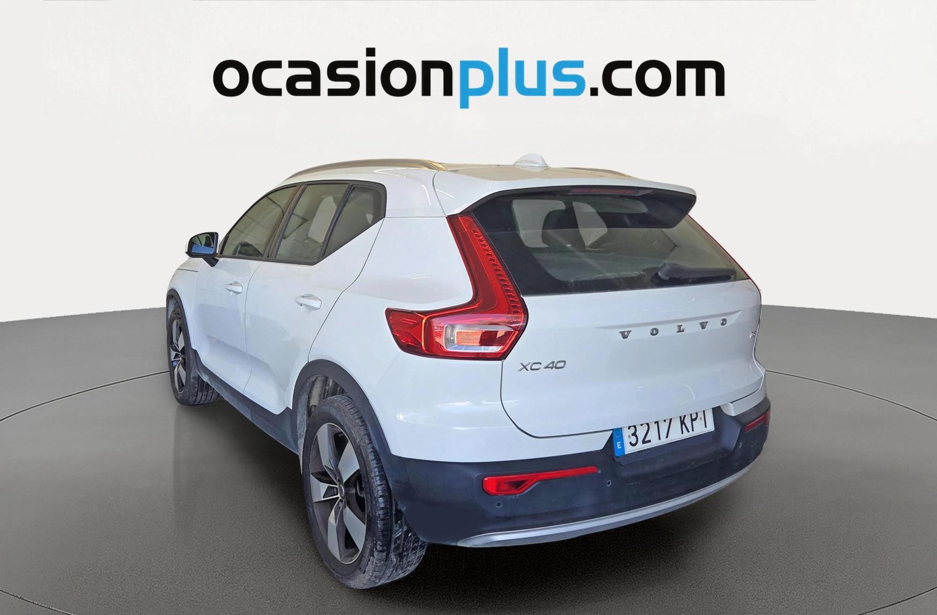 Volvo XC40 T3 Momentum - foto 3
