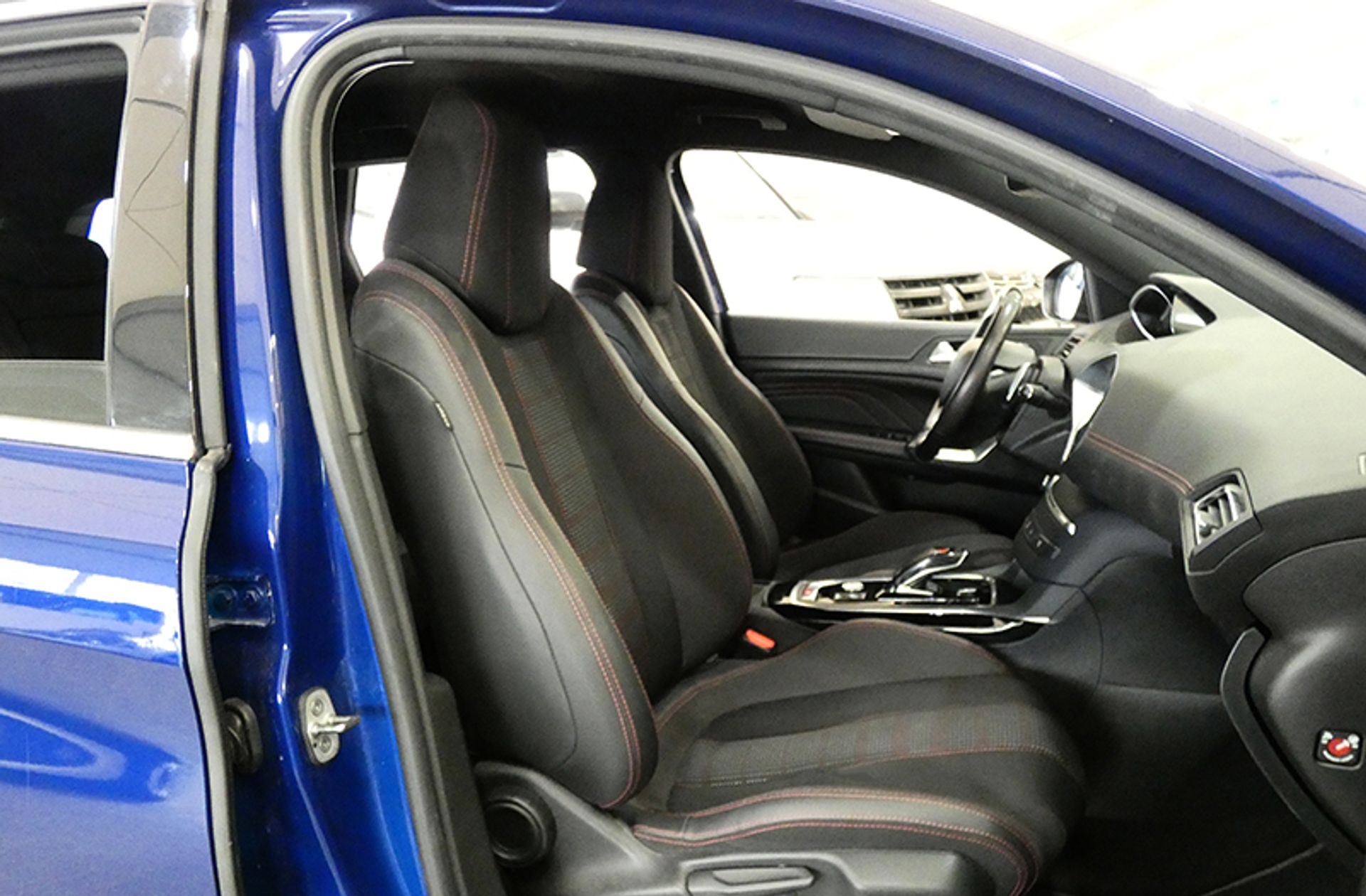 Peugeot 308 SW PureTech 130 GT Line EAT8 - foto 34