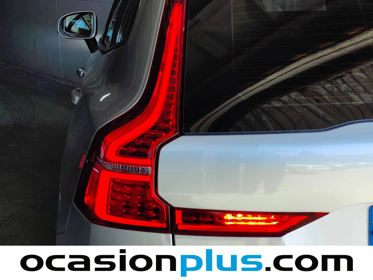 Acabados Volvo XC60 Volvo XC60 B4 Momentum AWD Auto (190 CV)