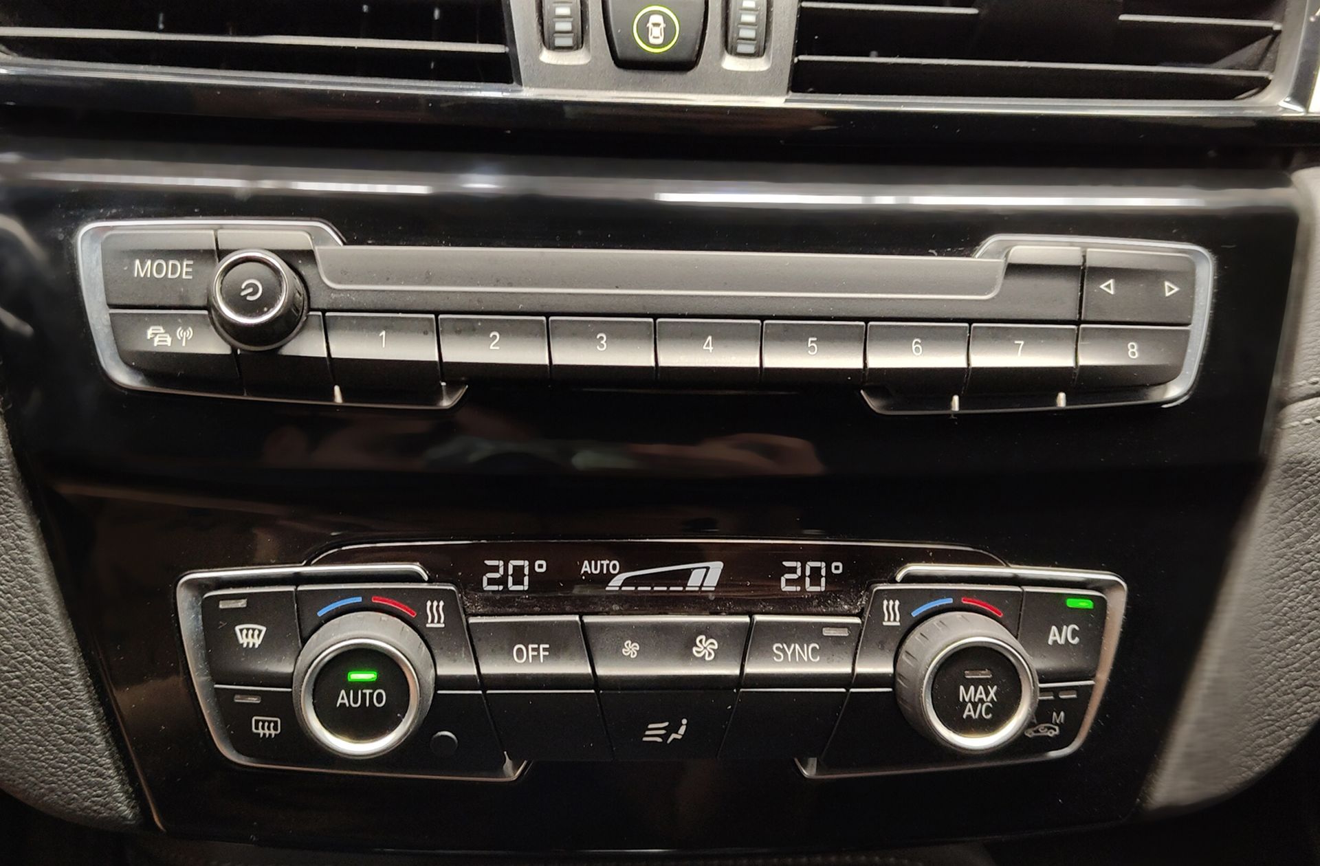 BMW X2 sDrive18d Business - foto 37