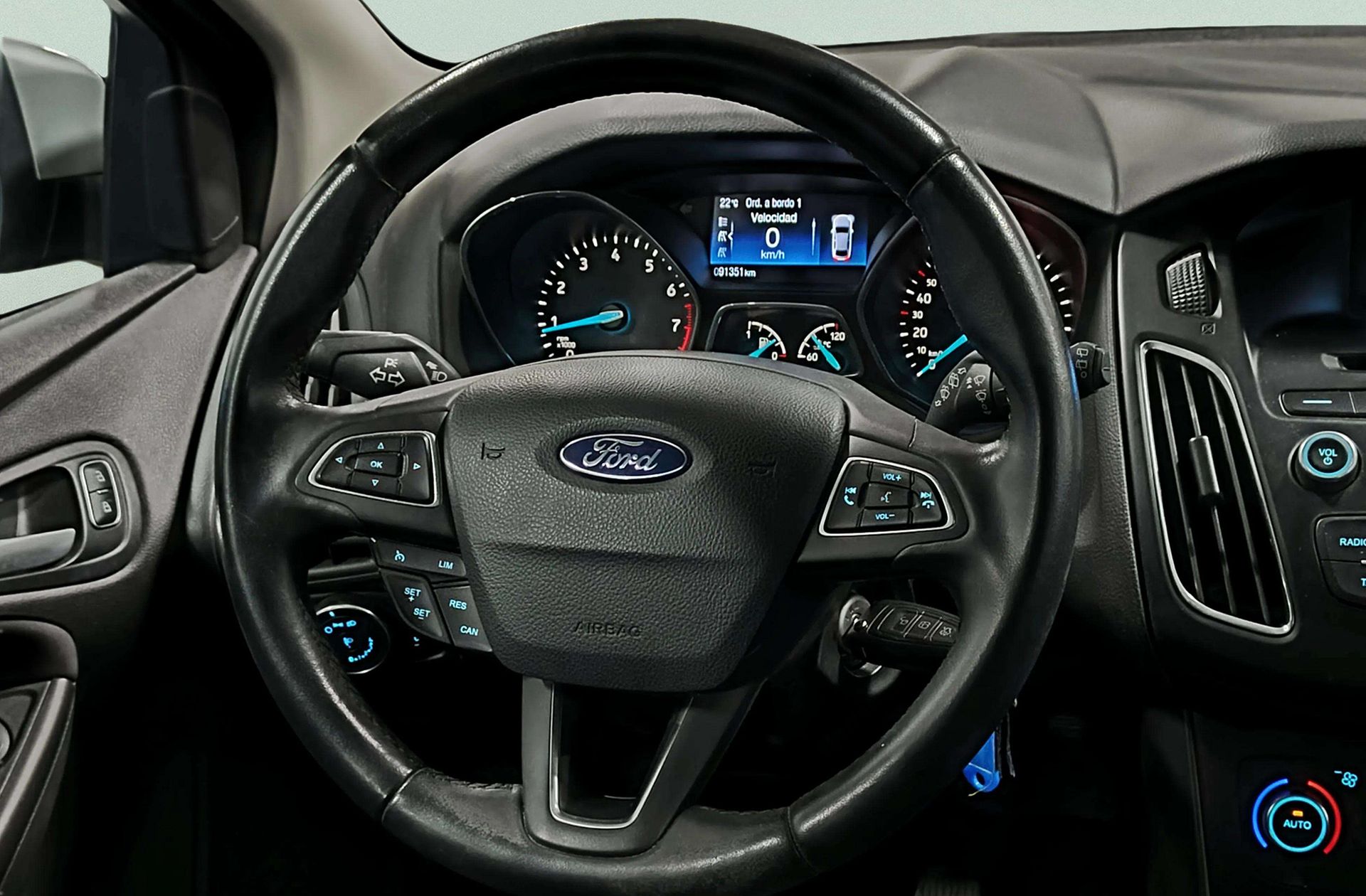Ford Focus 1.0 EcoBoost Trend+ - foto 17