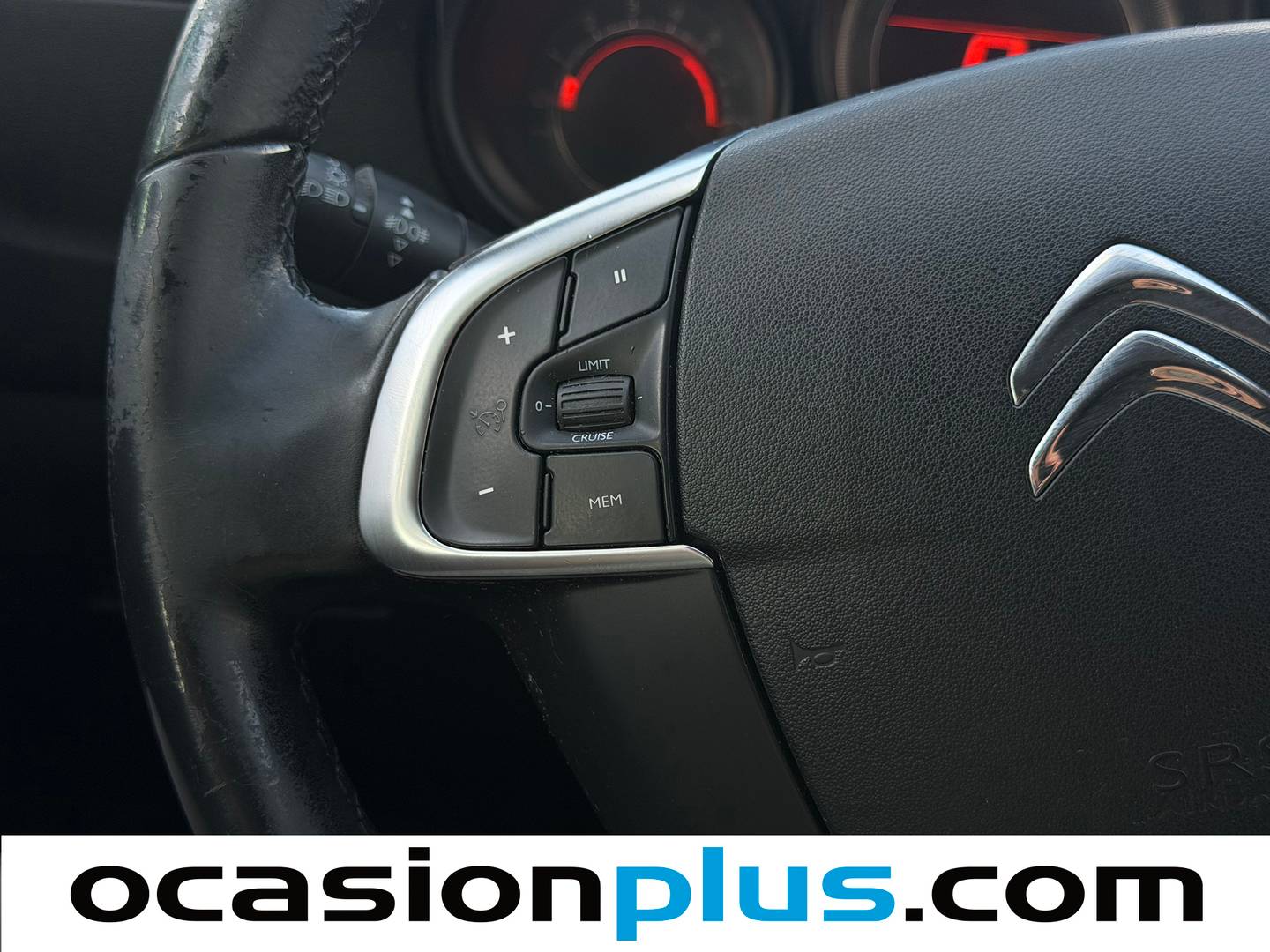 Extras y acabados del Citroën C4 Citroën C4 BlueHDi 100 Live (100 CV)