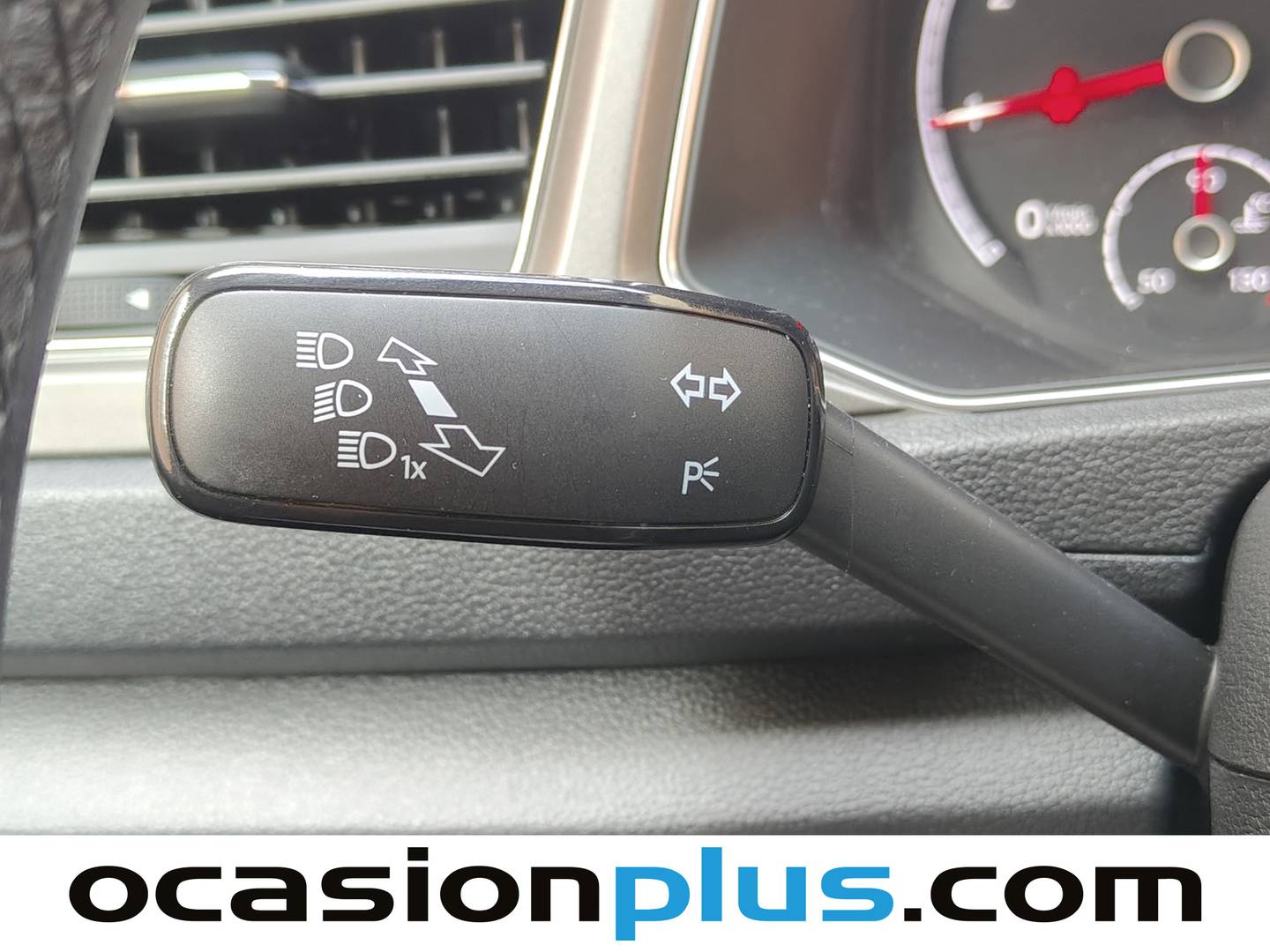 Foto Volkswagen T-Roc Volkswagen T-Roc Advance 1.0 TSI (115 CV)