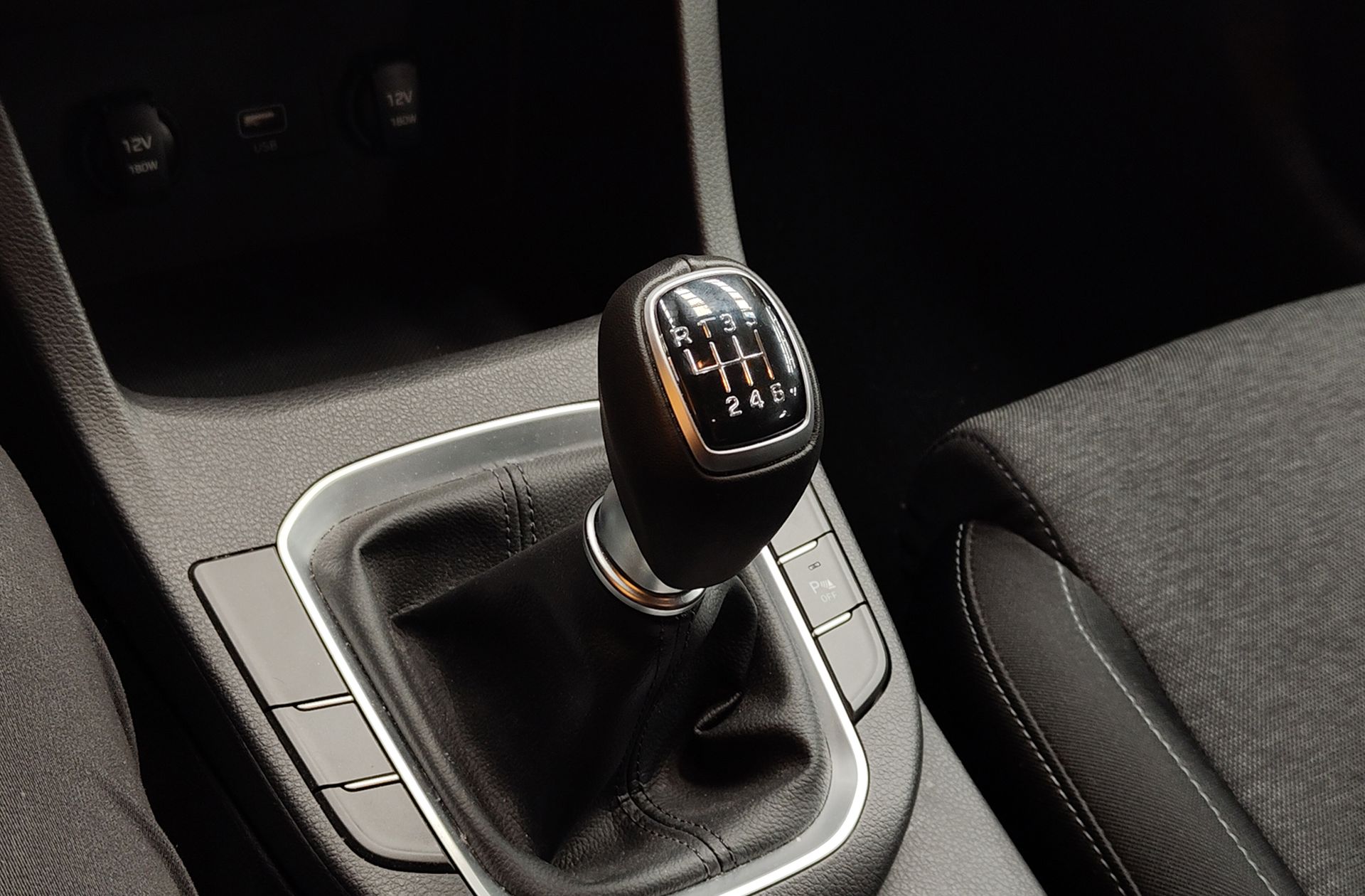 Hyundai i30 1.5 DPI Klass SLX - foto 5