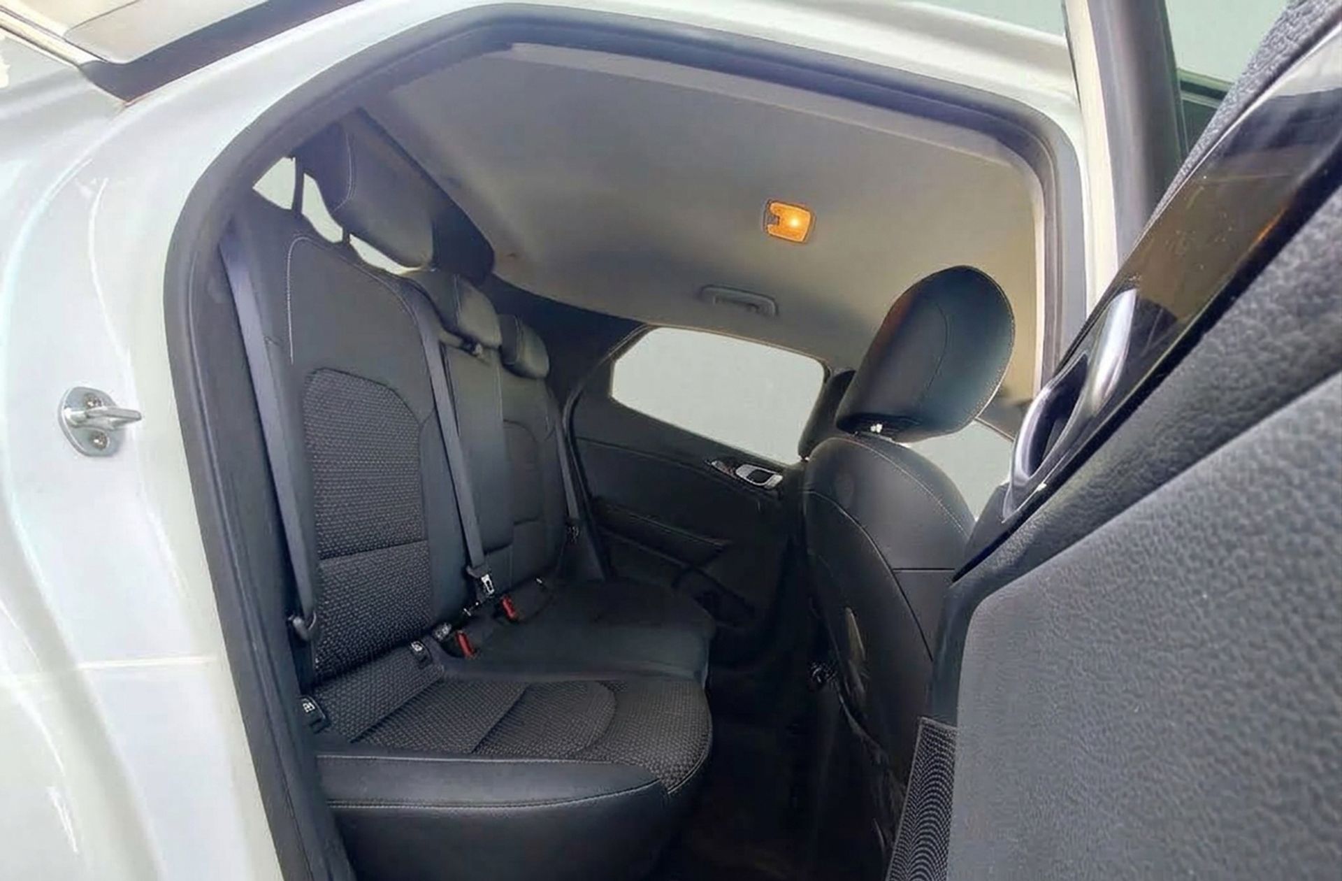 Kia XCeed 1.4 T-GDi Tech - foto 19