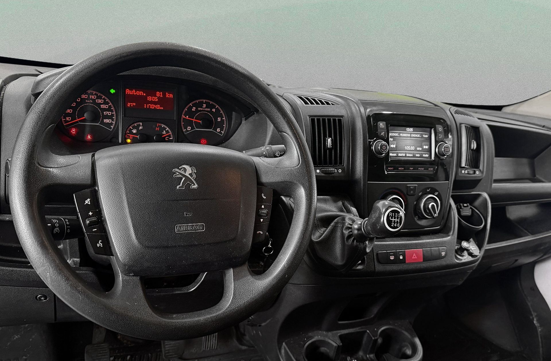 Peugeot Boxer Furgon BlueHDi 130 Pack 335 L3H2 isotermo - foto 6