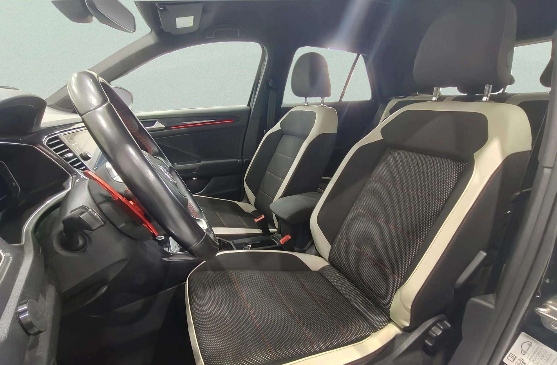 Volkswagen T-Roc Sport 1.5 TSI DSG - foto 13