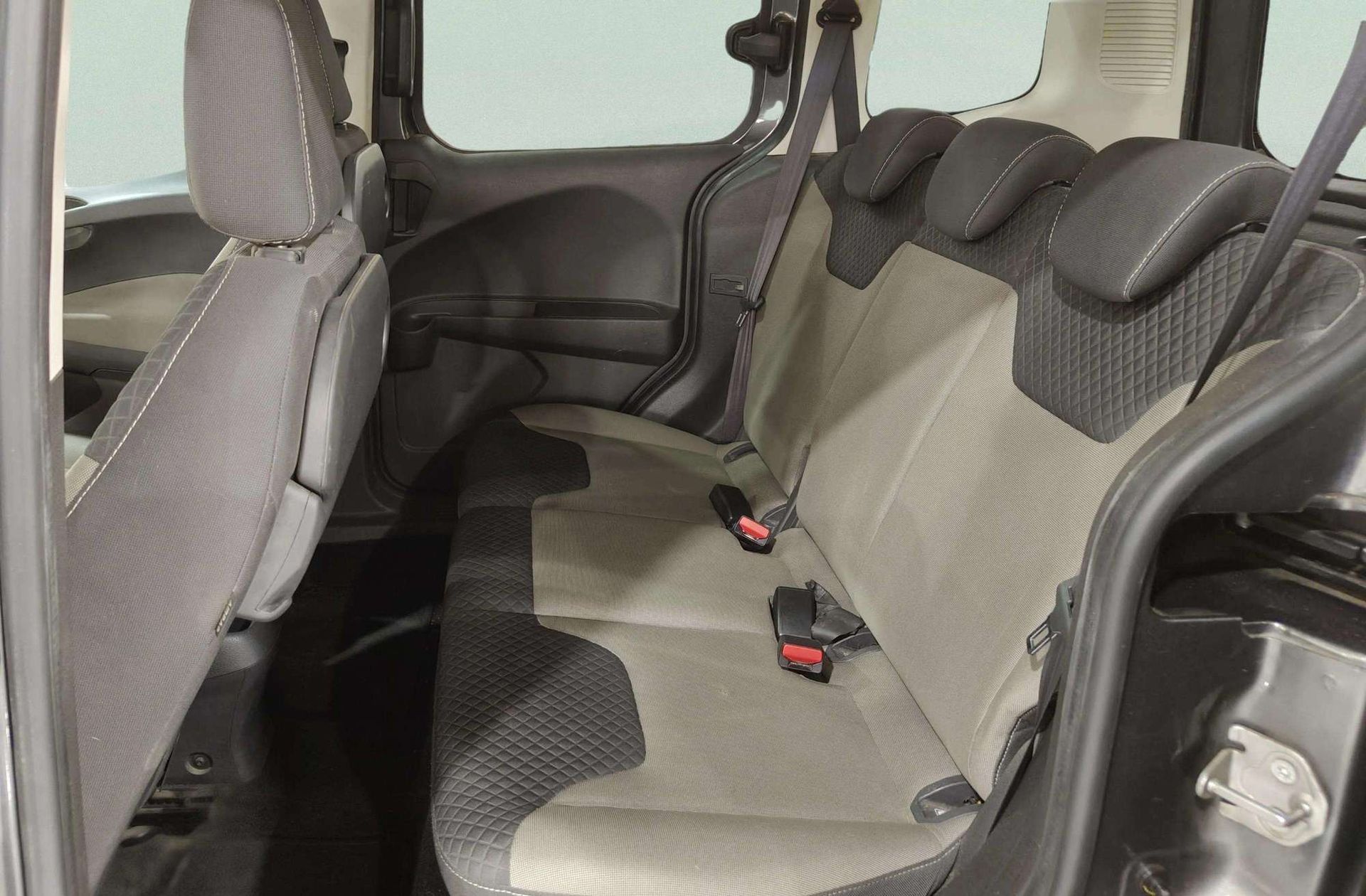Ford Tourneo Courier 1.0 EcoBoost Titanium - foto 10