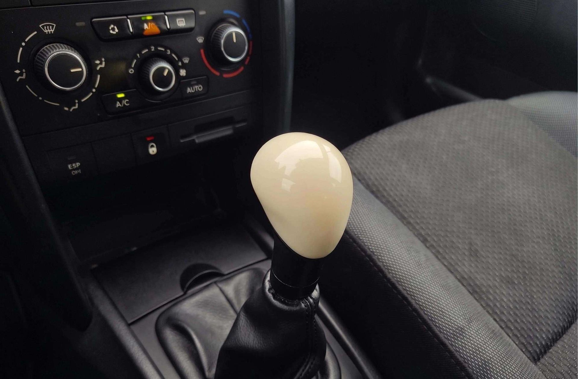 Peugeot 207 1.6 HDi Confort - foto 6