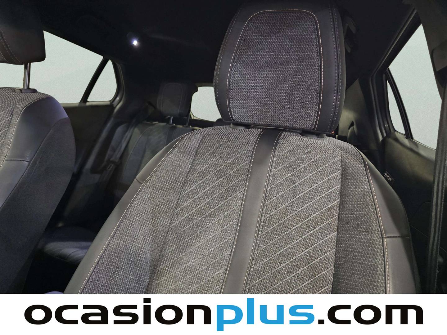 Extras y acabados del Peugeot 2008 Peugeot 2008 Allure Hybrid eDCS6 (145 CV)