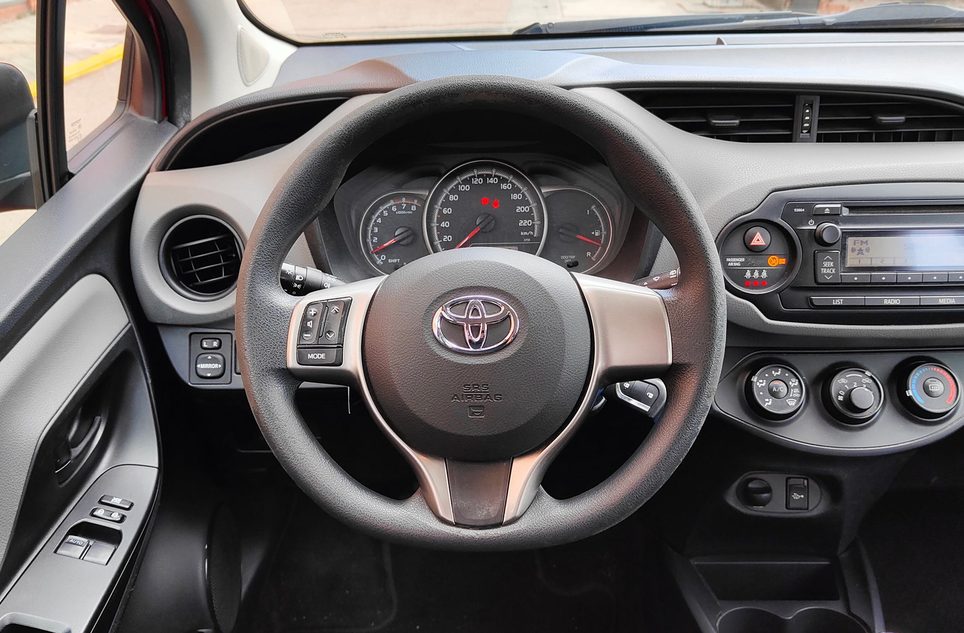 Toyota Yaris 70 Active - foto 17
