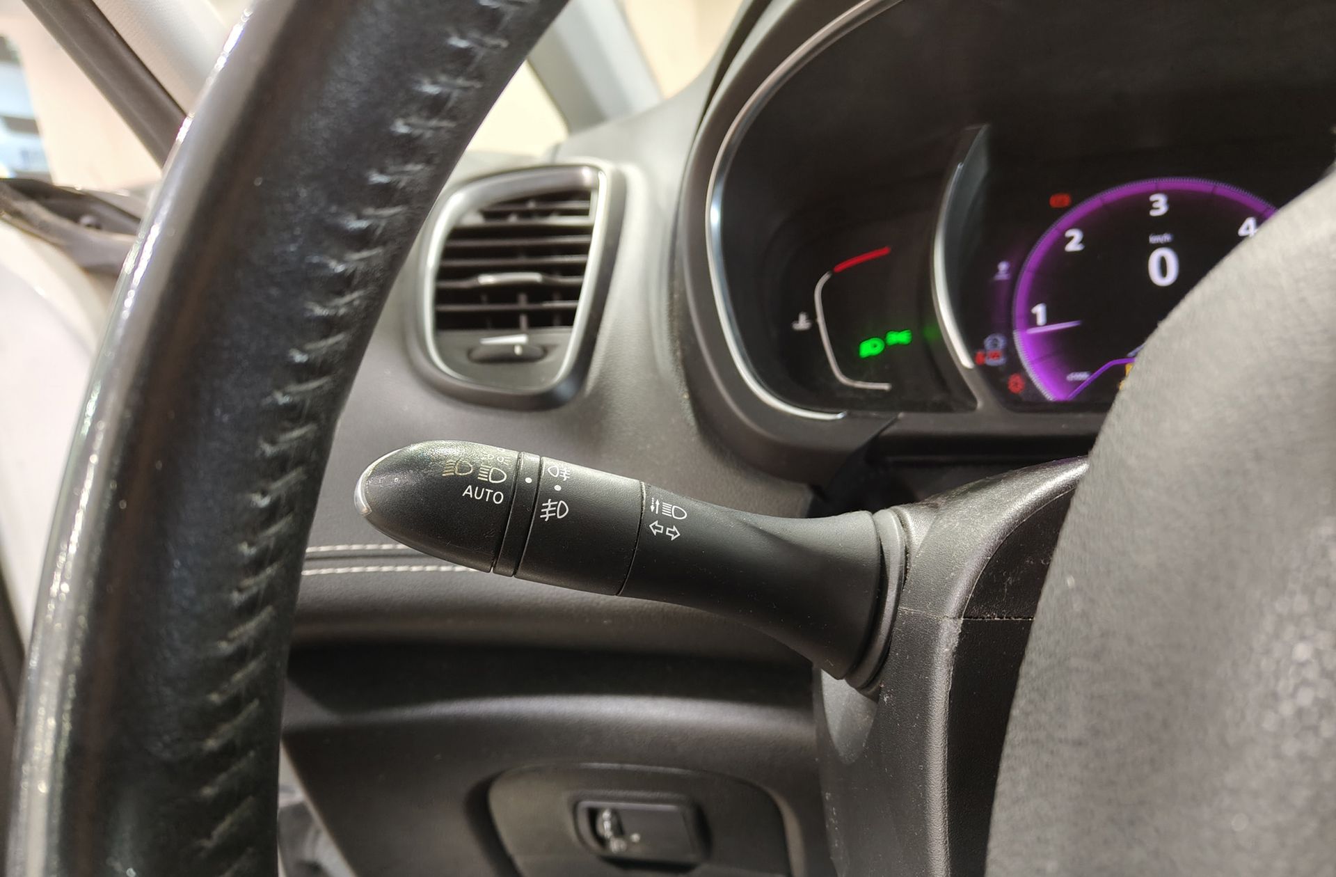 Renault Grand Scénic Zen dCi 7 plazas - foto 23