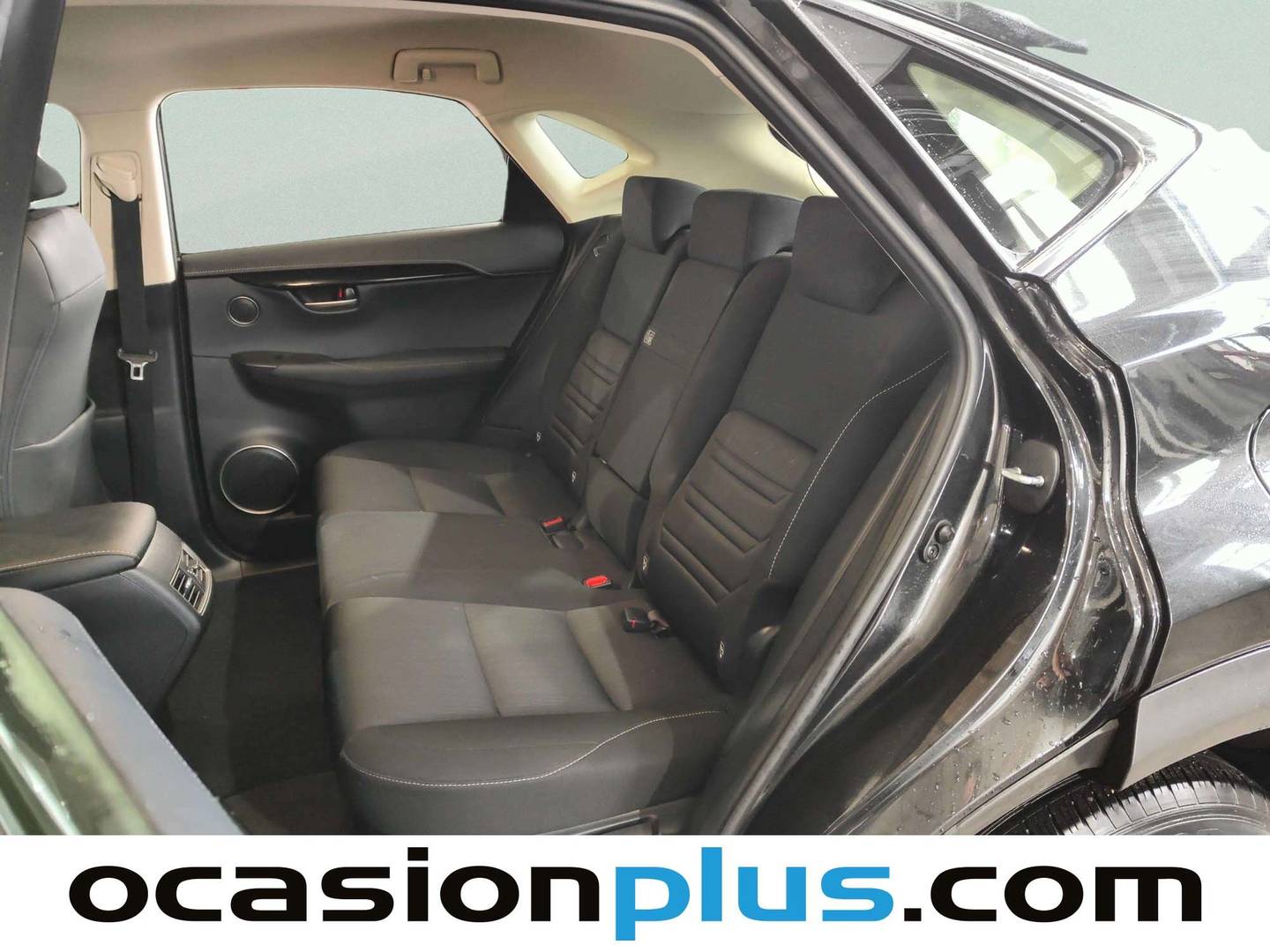 Foto Lexus NX Lexus NX 300h Corporate 2WD (197 CV)