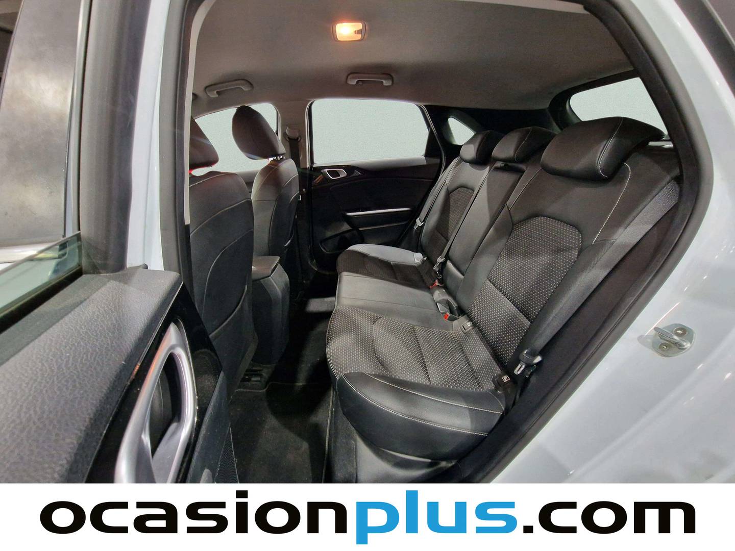 Foto asientos traseros KIA Ceed KIA Ceed 1.4 T-GDi Tech (140 CV)