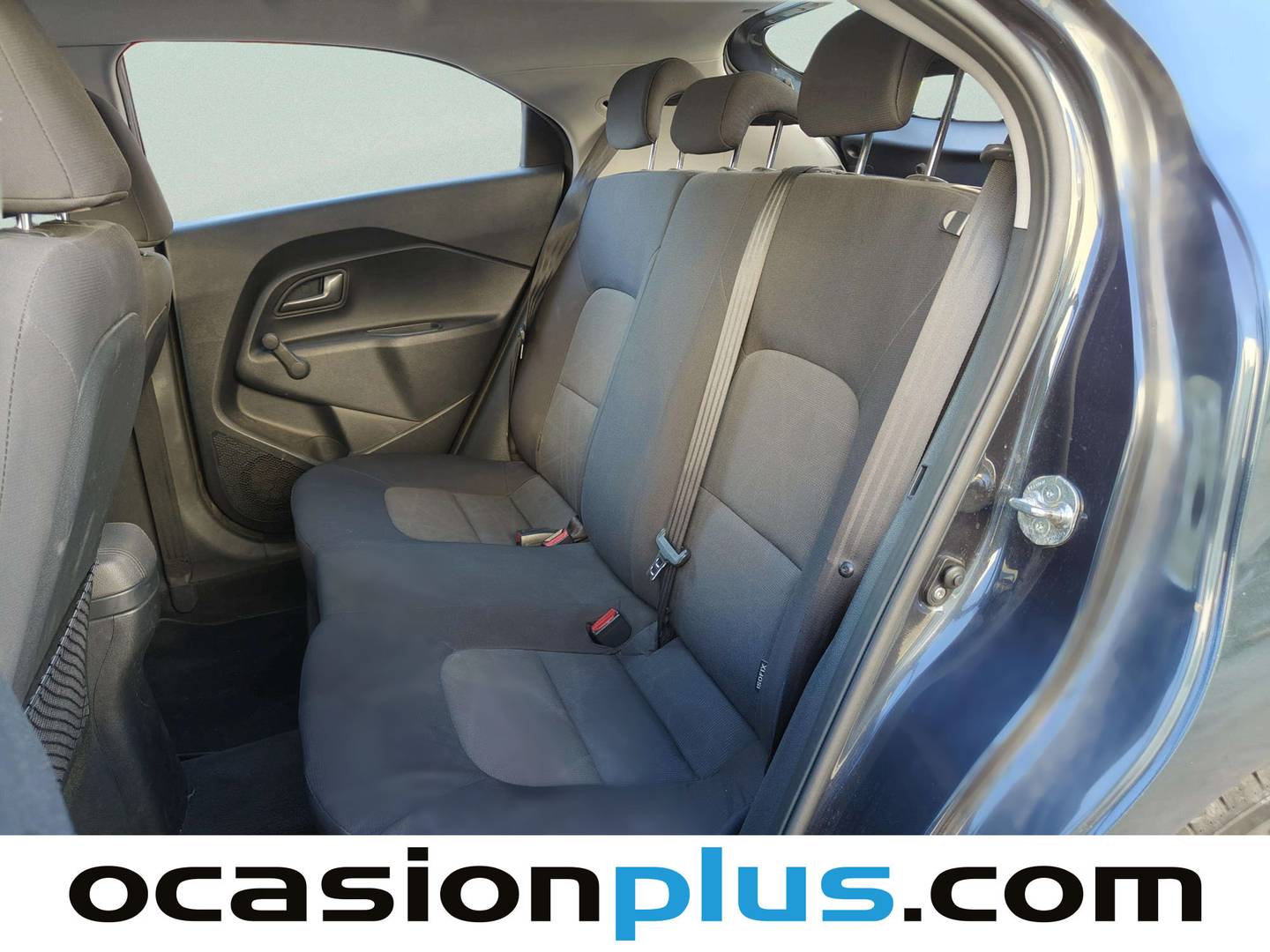 Foto asientos traseros KIA Rio Kia Rio 1.1 CRDi WGT Business (75 CV)