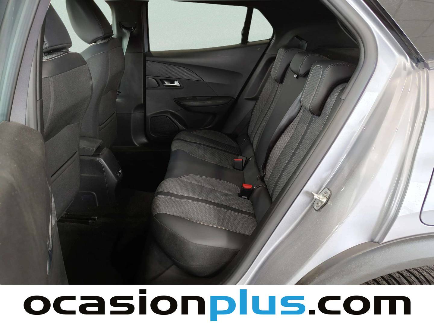 Foto asientos traseros Peugeot 2008 Peugeot 2008 Allure Hybrid eDCS6 (145 CV)