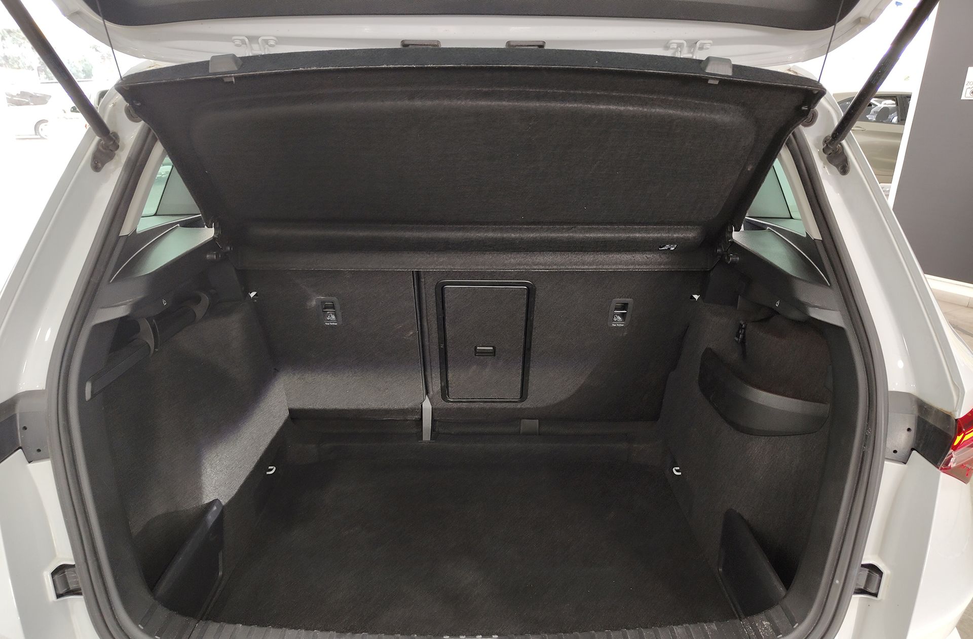 Škoda Karoq 2.0 TDI Selection - foto 15