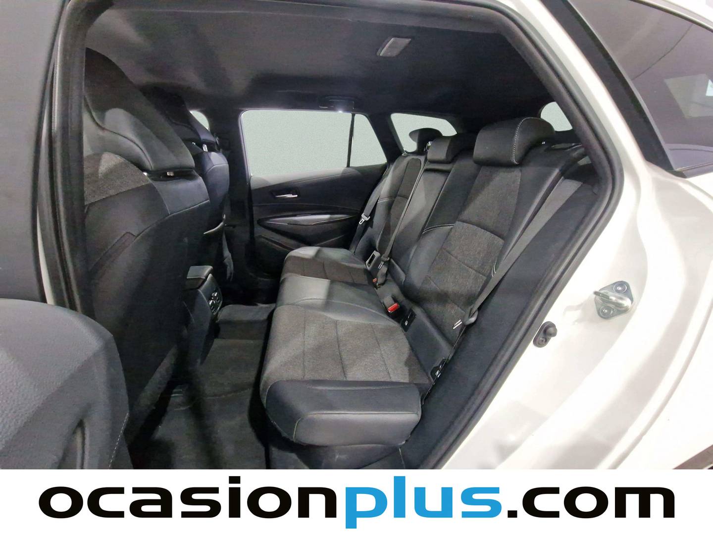 Foto asientos traseros Toyota Corolla Toyota Corolla Touring Sport 125H Style E-CVT (122 CV)