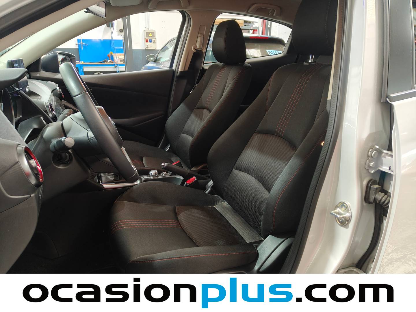 Foto asientos delanteros Mazda Mazda2 Mazda Mazda 2 e-SKYACTIV G Homura (90 CV)