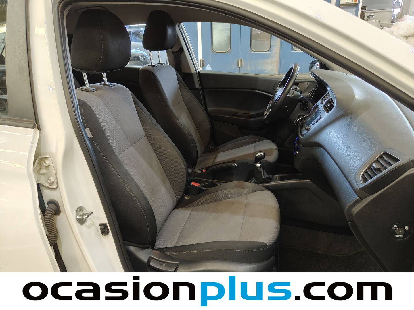 Hyundai i20 Hyundai i20 1.2 MPI Essence LE (75 CV) gasolina