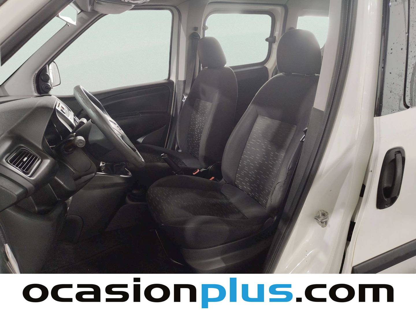 Foto asientos delanteros Opel Combo Opel Combo Tour 1.3 CDTI Expression L1 H1 (90 CV)