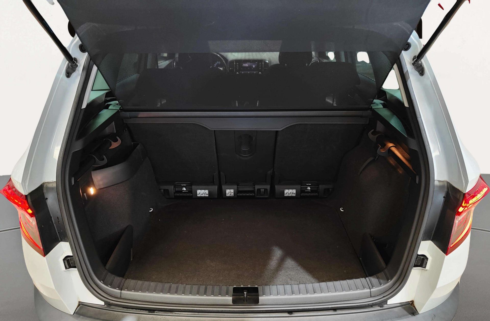 Škoda Karoq 1.6 TDI Ambition - foto 15