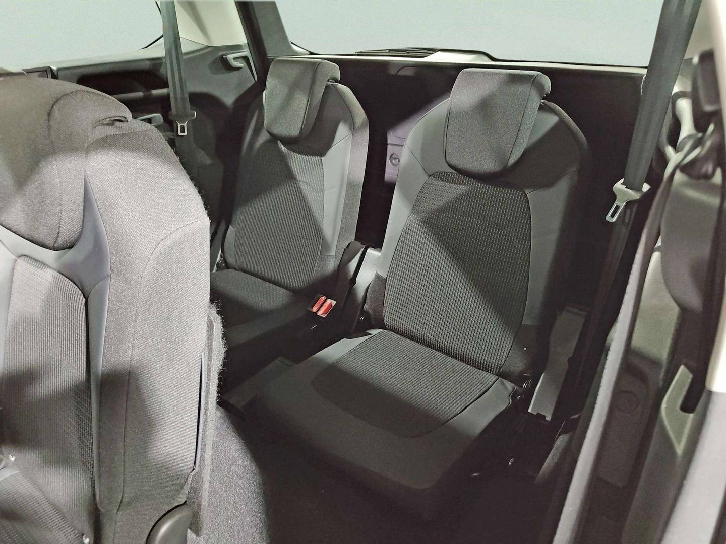 Foto asientos delanteros Citroën Grand C4 Spacetourer Citroen Grand C4 Spacetourer Citroen PureTech 130 S&S Shine Pack EAT8 (130 CV) 7 Plazas
