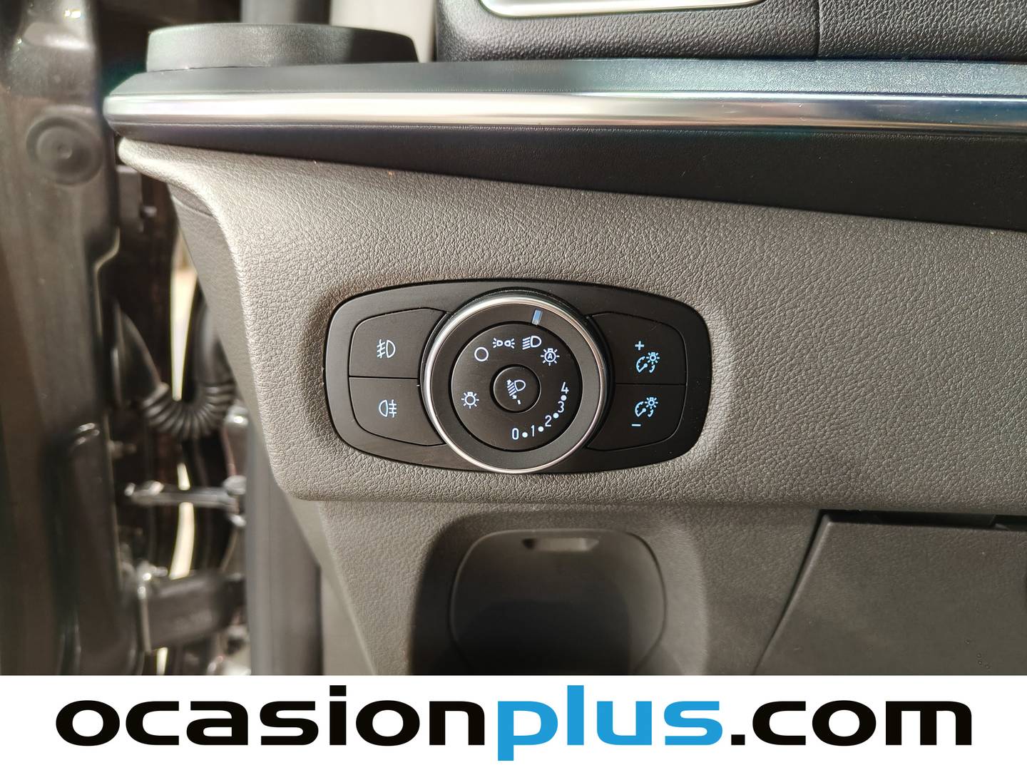 Ford Tourneo Custom Ford Tourneo Custom 2.0 Ecoblue Hybrid L2 Titanium (185 CV) 8 Plazas de segunda mano