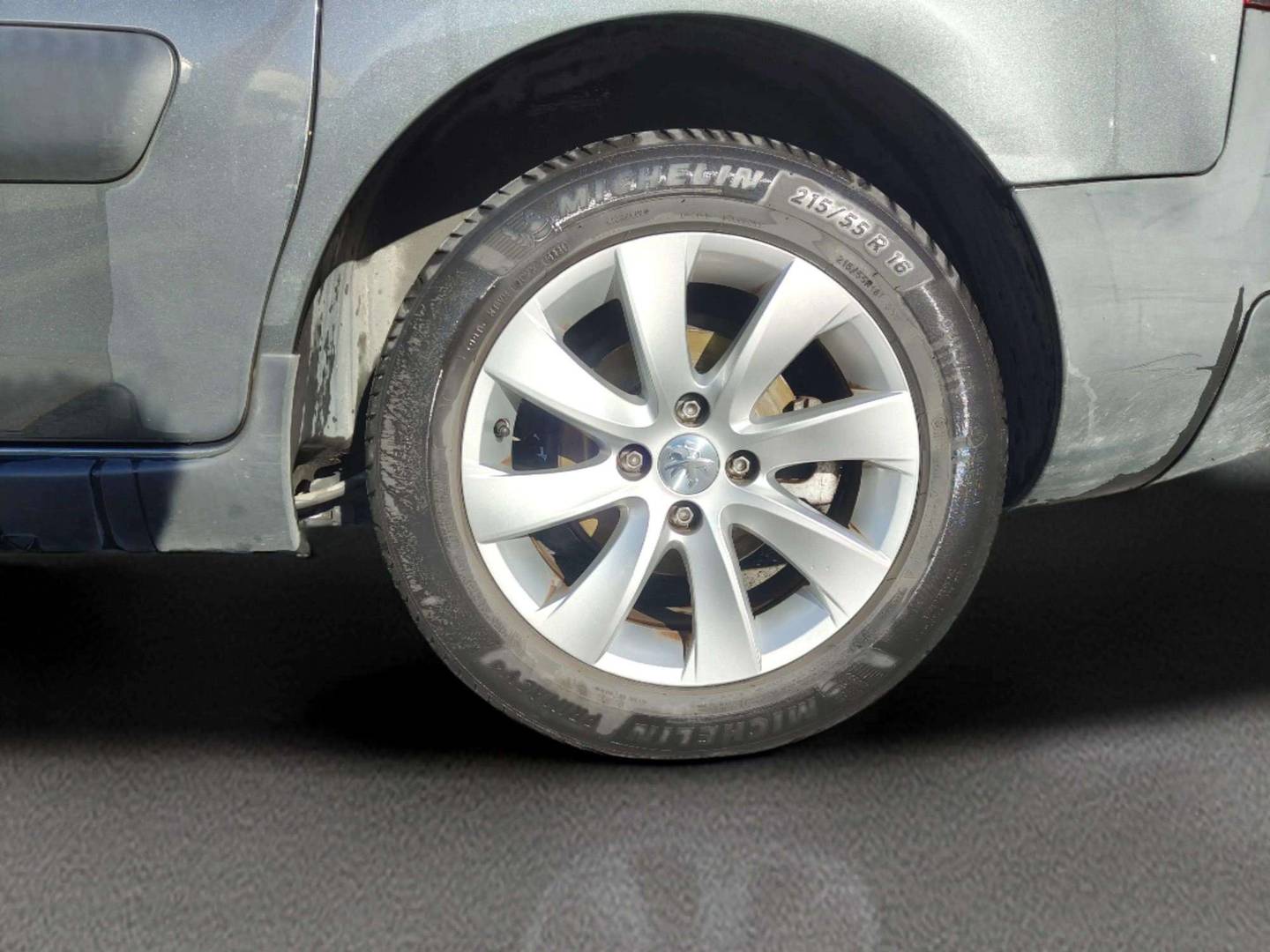 Foto Peugeot Partner Peugeot Partner Tepee Combi 1.2 PureTech Adventure Edition (110 CV)