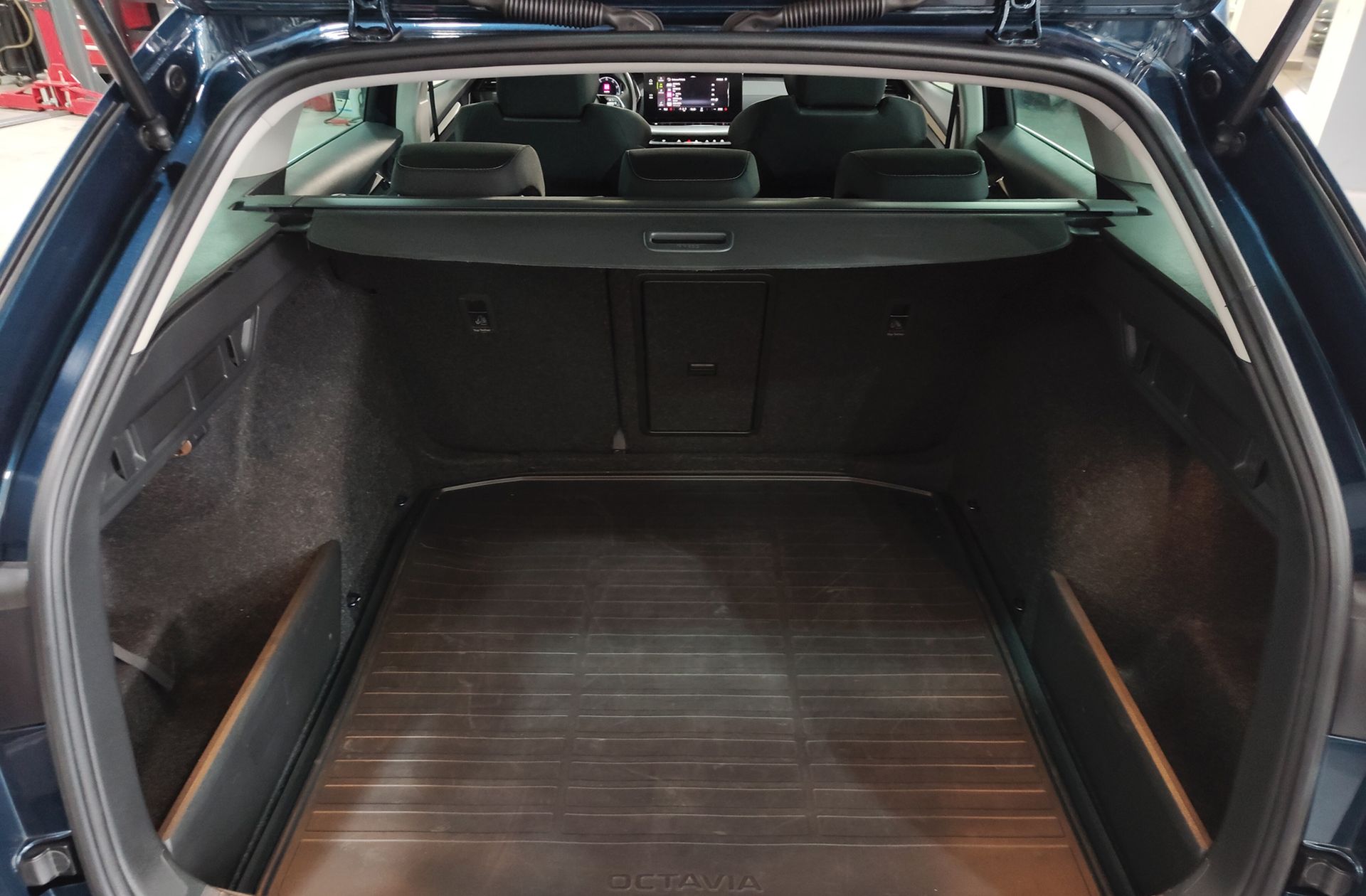 Škoda Octavia Combi 2.0 TDI Ambition - foto 15