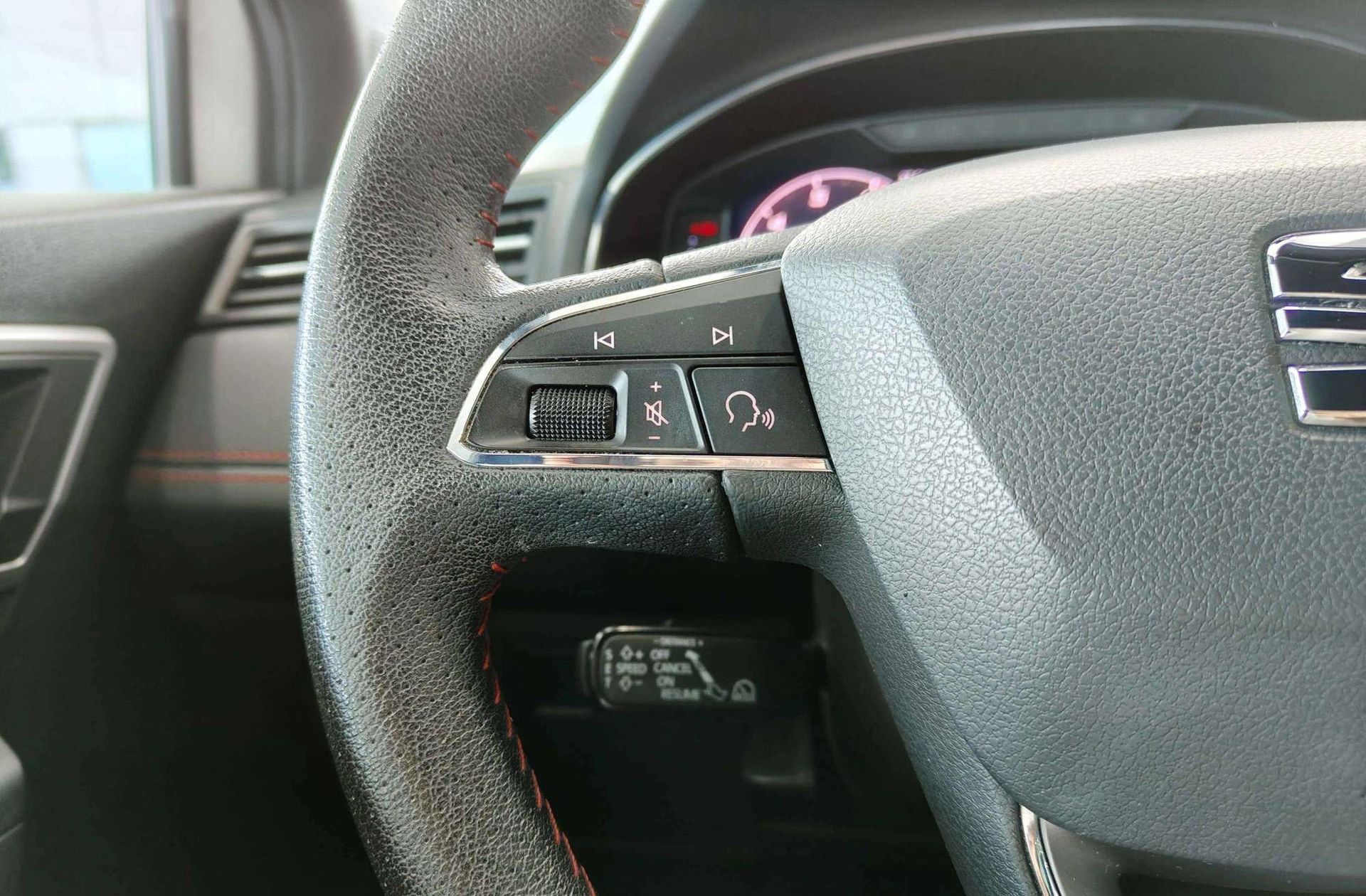 SEAT Arona 1.0 TSI Ecomotive FR Edition - foto 35