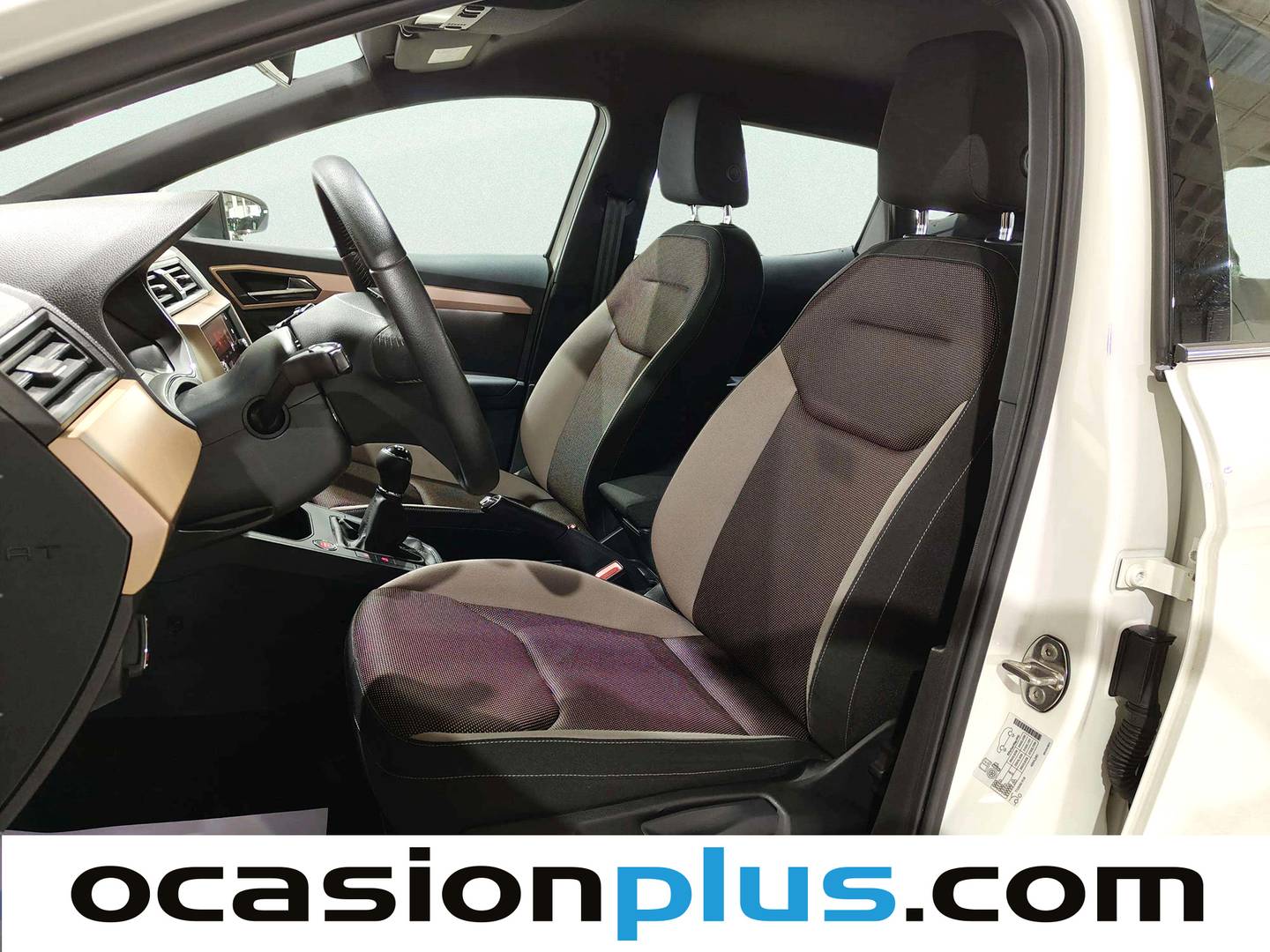 Foto asientos delanteros Seat Ibiza Seat Ibiza 1.0 EcoTSI Xcellence S&S (95 CV)