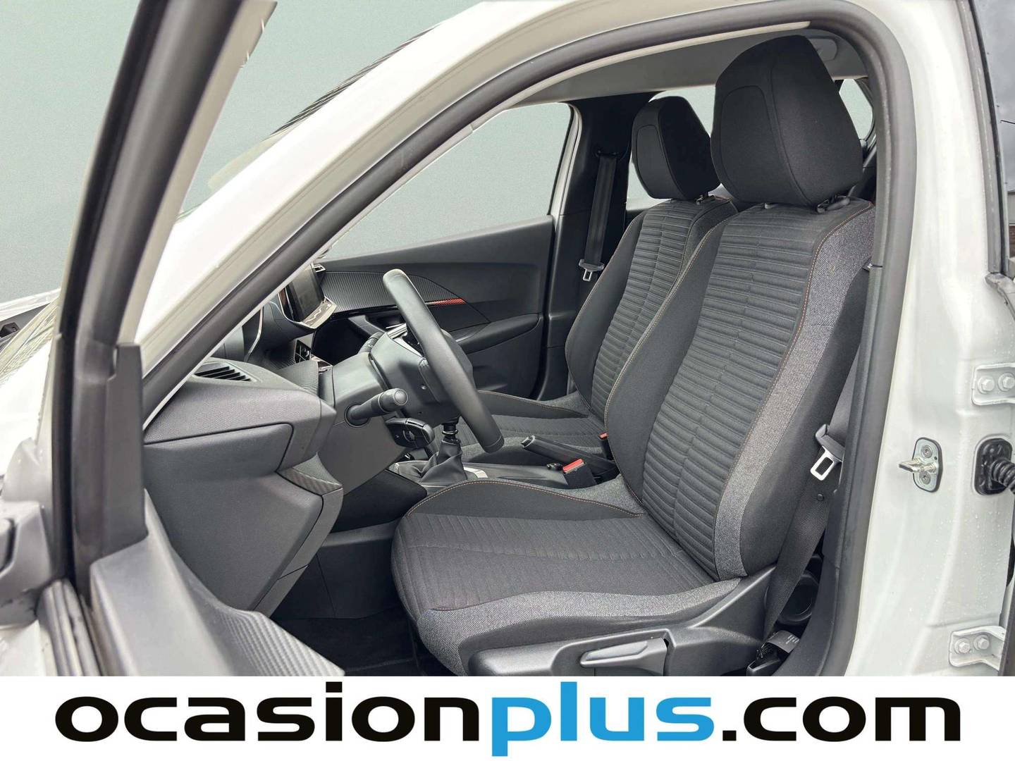 Foto asientos delanteros Peugeot 2008 Peugeot 2008 BlueHDi 110 S&S Active (110 CV)
