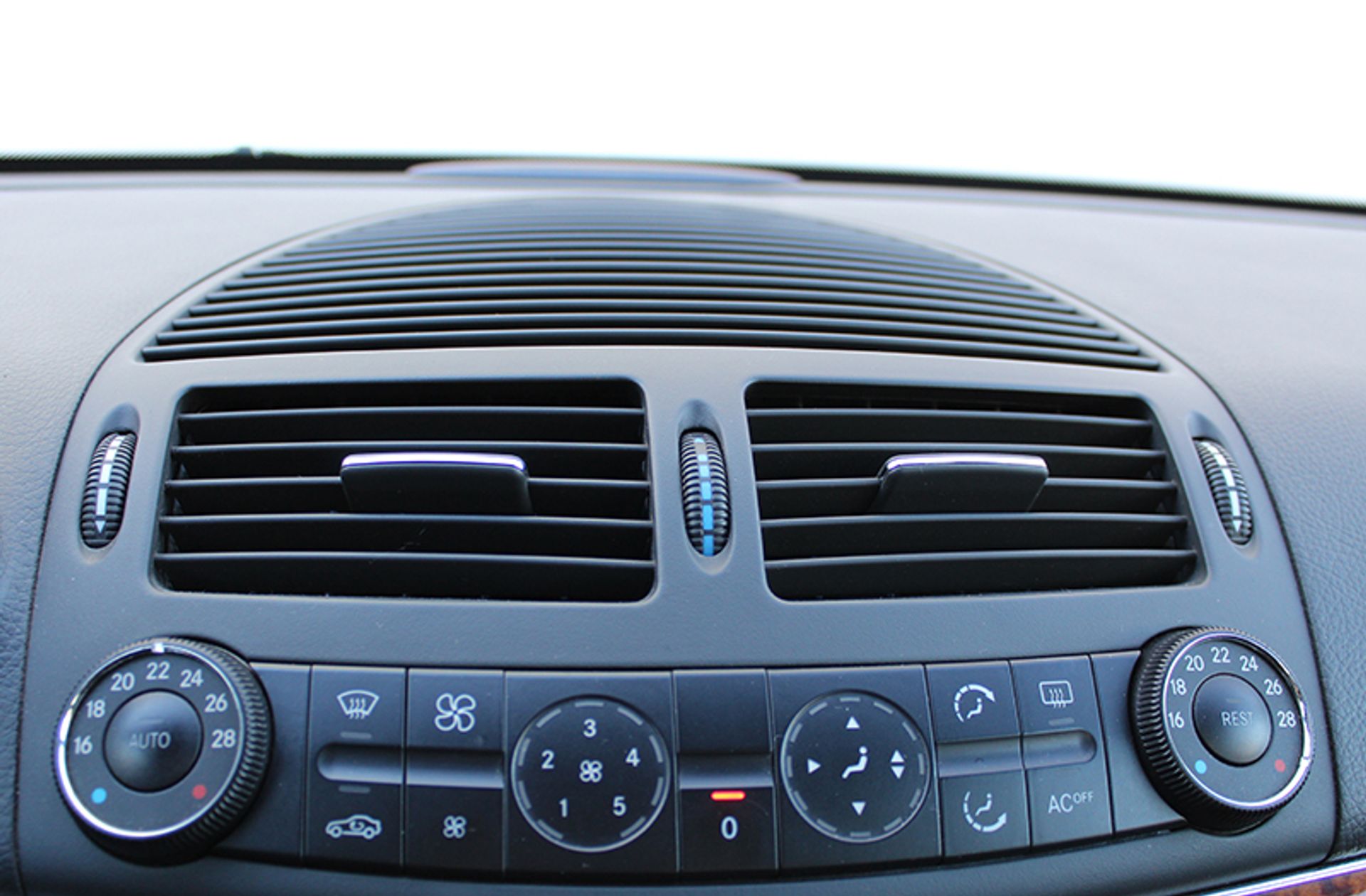 Mercedes-Benz Clase E 240 Elegance - foto 22