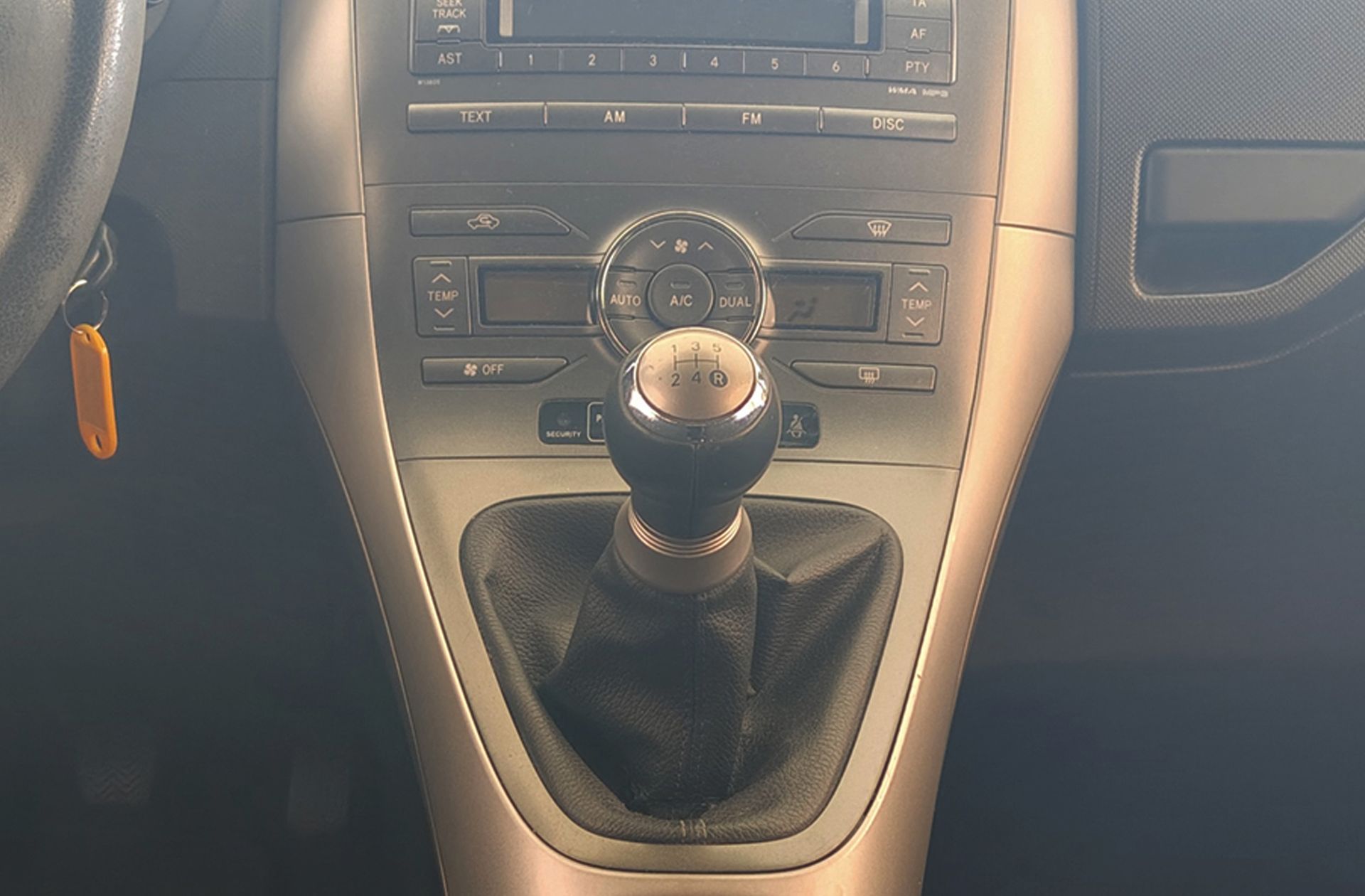 Toyota Auris 1.4 VVT-i - foto 5