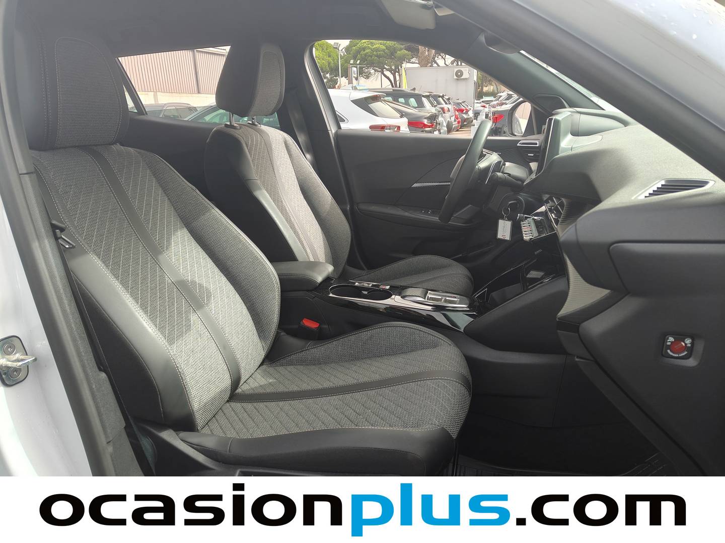 Foto Peugeot 2008 Peugeot 2008 PureTech 130 S&S Allure EAT8 (130 CV)